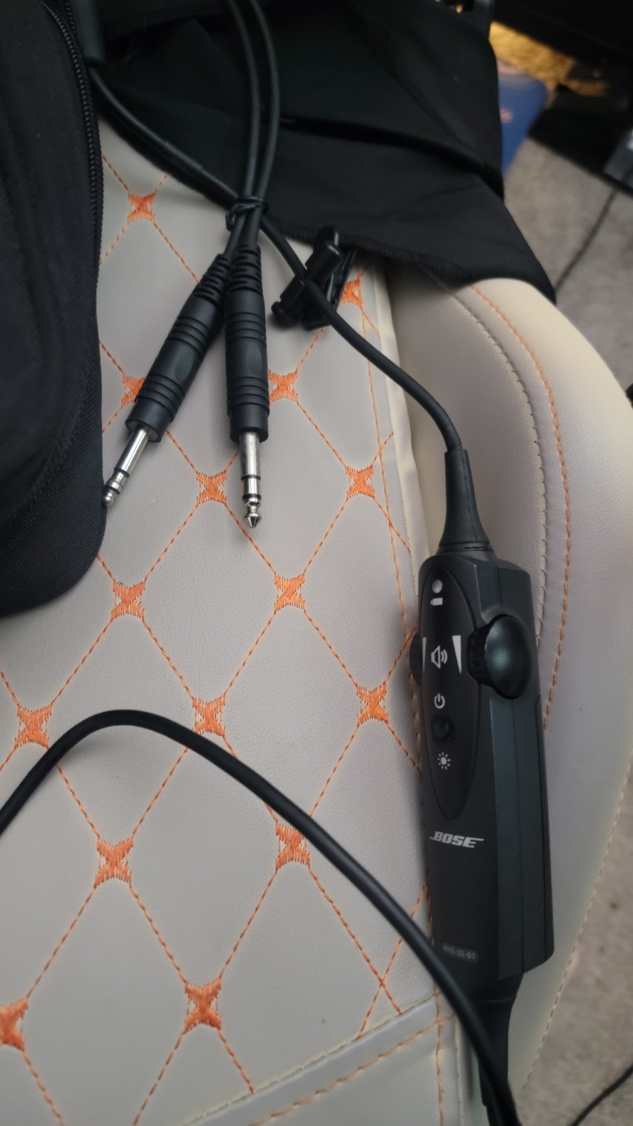 Bose A10 Aviation Headset AHX-32-01 (GREAT CONDITION)