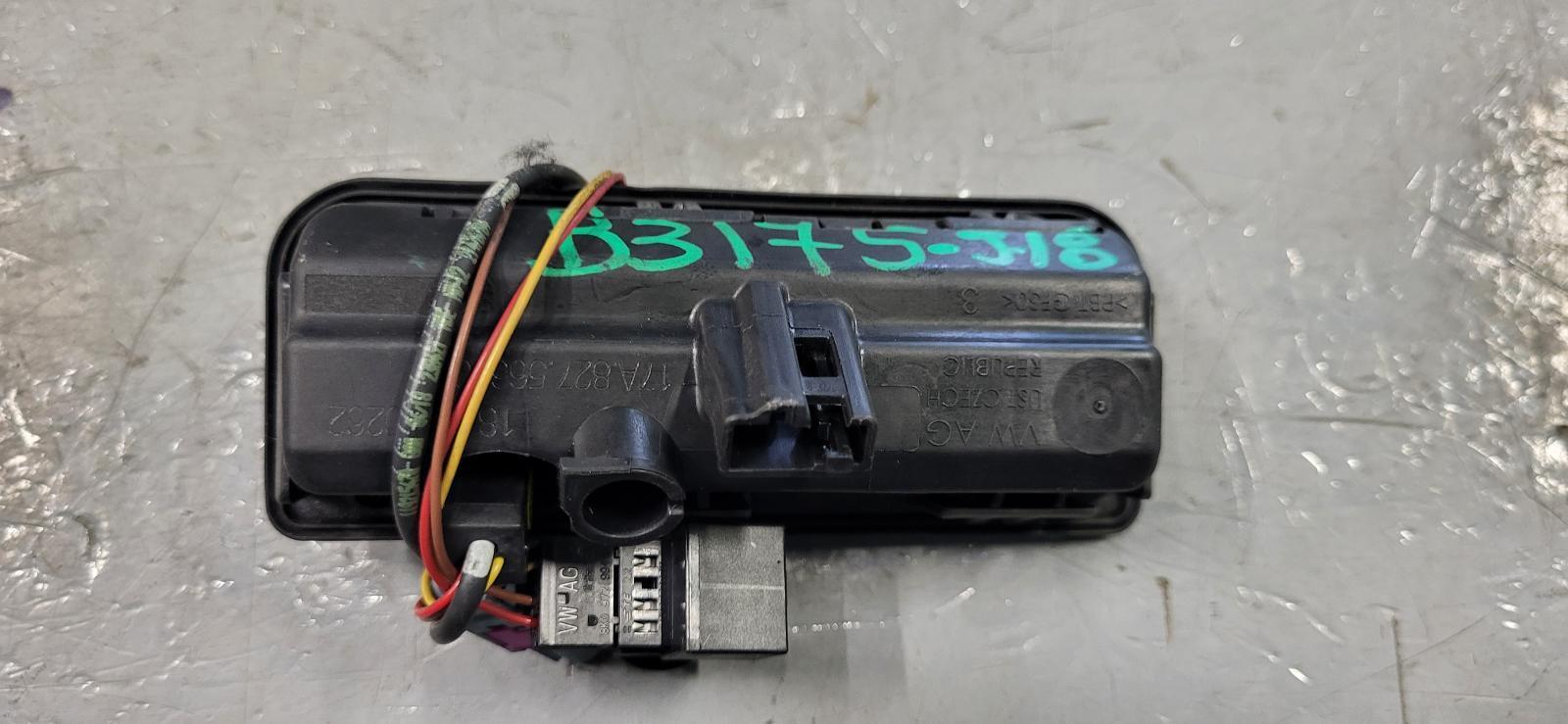 VOLKSWAGEN JETTA Camera/Projector 17A 827 566