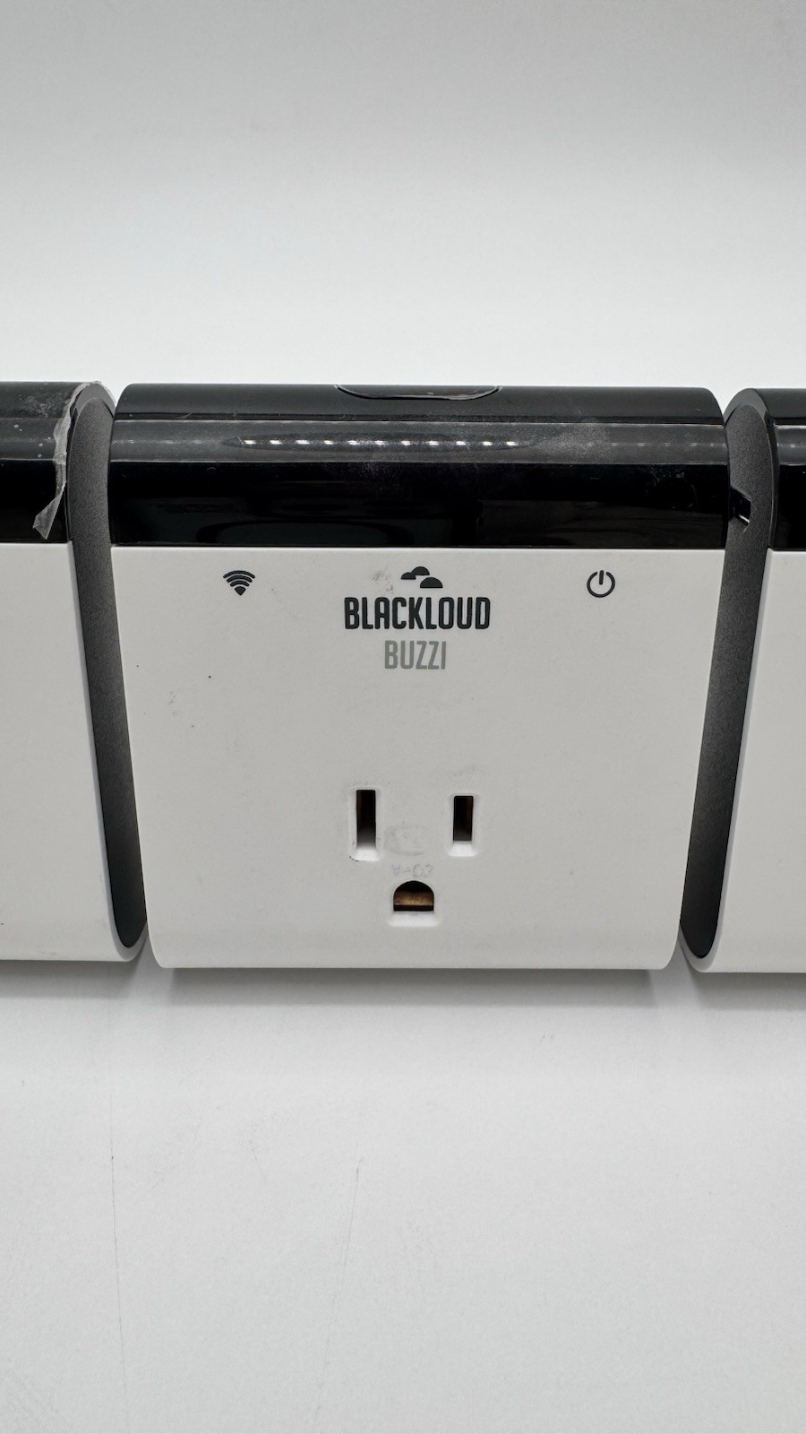 Blackloud Buzzi Smart Wireless Switch, Wi-Fi Outlet Built in Micro USB 3 Pack