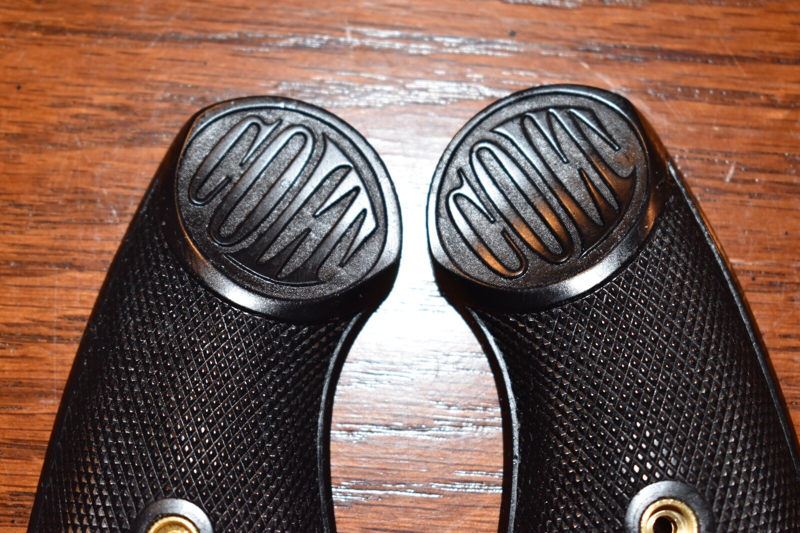 COLT NEW SERVICE GRIP REPRODUCTION