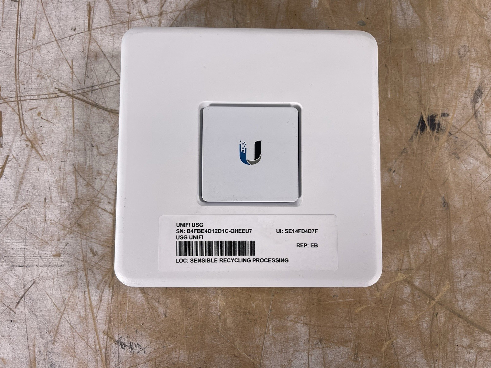 UBIQUITI UNIFI USG SECURITY GATEWAY ENTERPRISE ROUTER - (NO POWER SUPPLY)