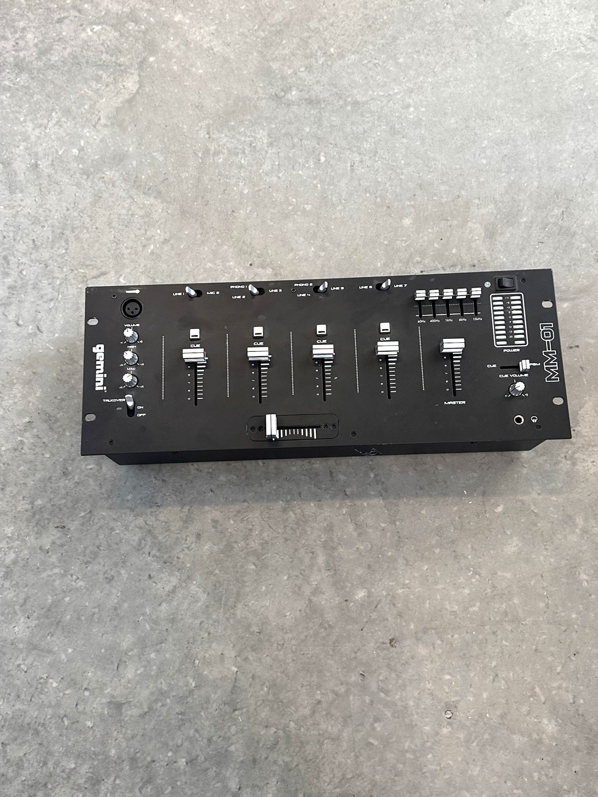 Gemini MM-01 DJ mixer