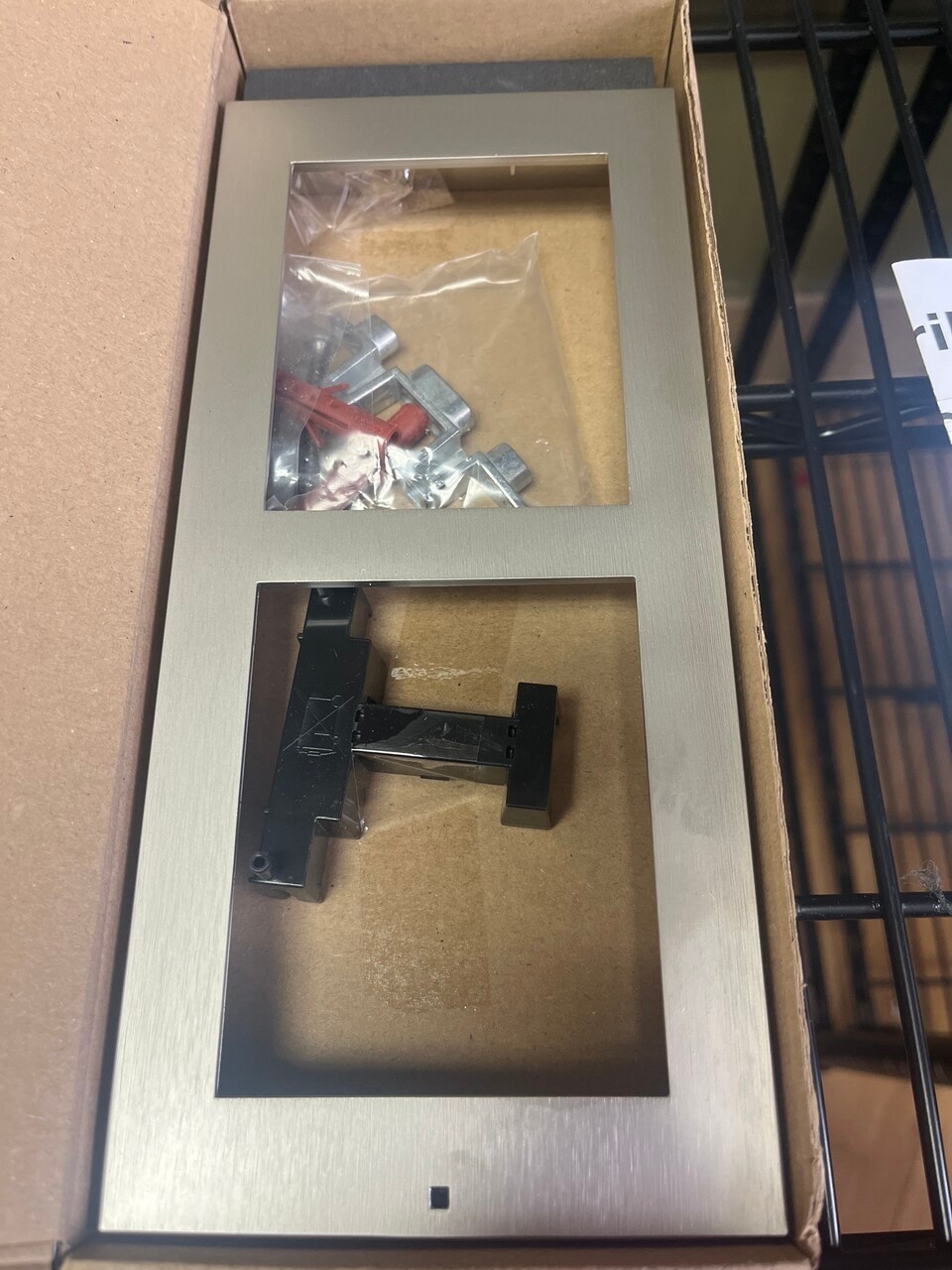 2N IP Verso -2M Surface Frame (01289-001)