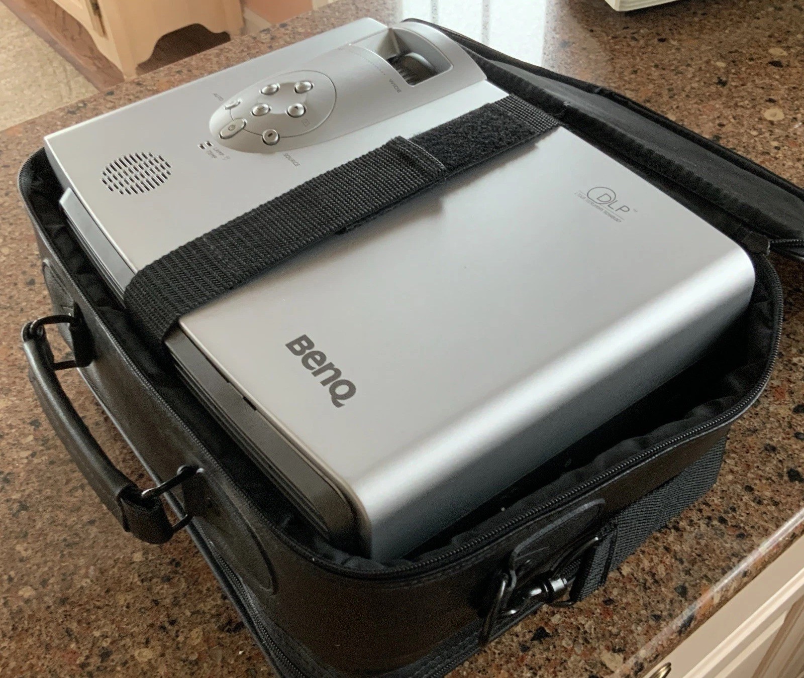 BenQ DX/S660 Projector - Complete Set - Not Turn On