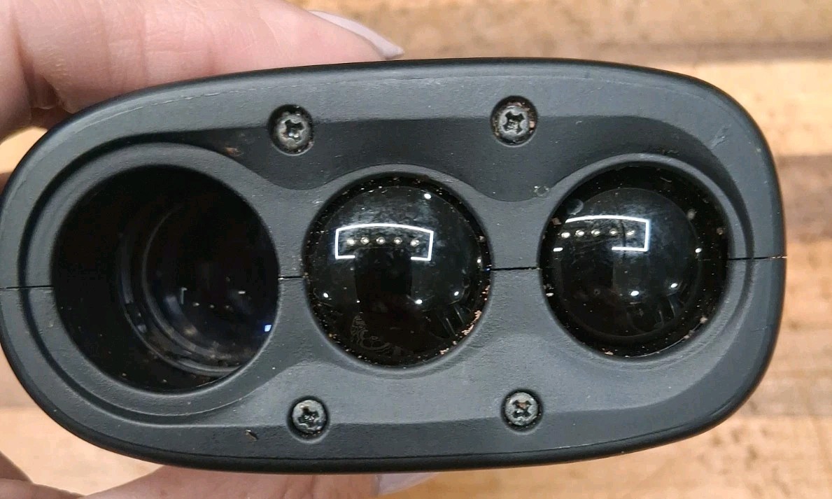 Simmons LRF 600 Rangefinder Golf Laser range Finder with Case