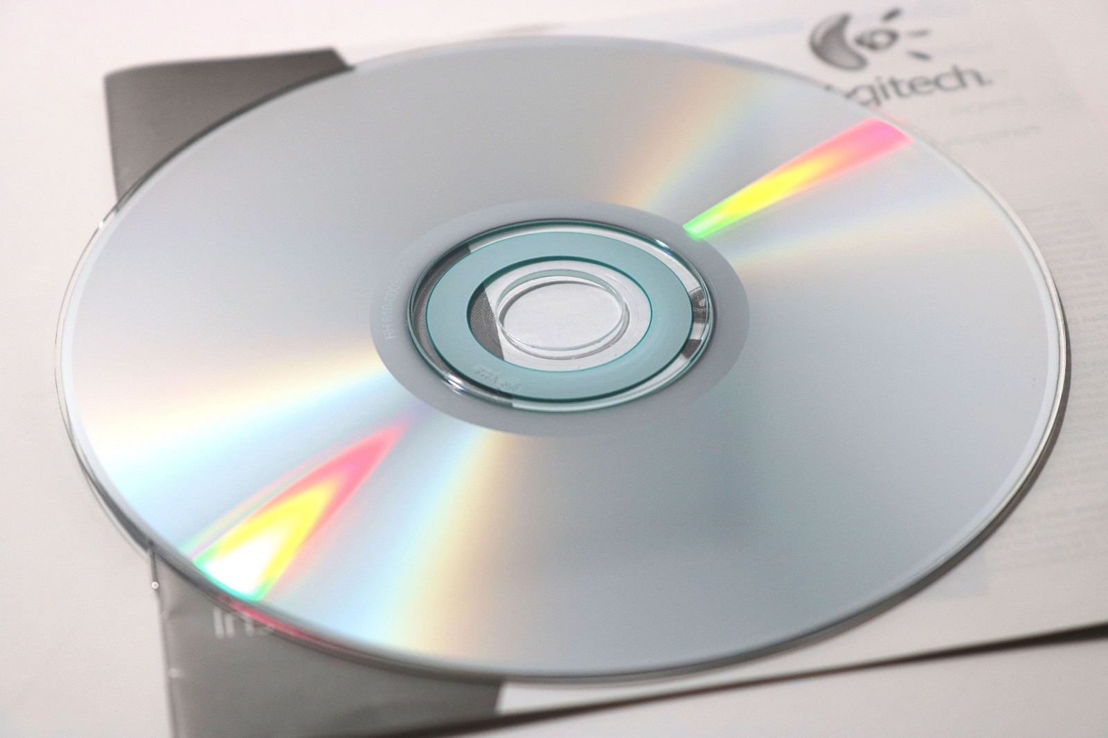 Logitech QuickCam Web Cam V11.8 + Software Install Disc, & Original Manual