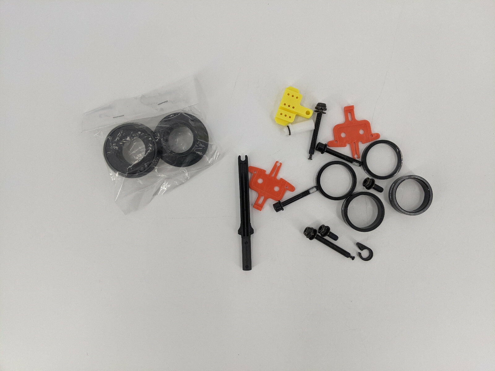 FSA BB30/PF30 Reducer to fit 24mm spindle (Road) EE113 and Other Random Parts