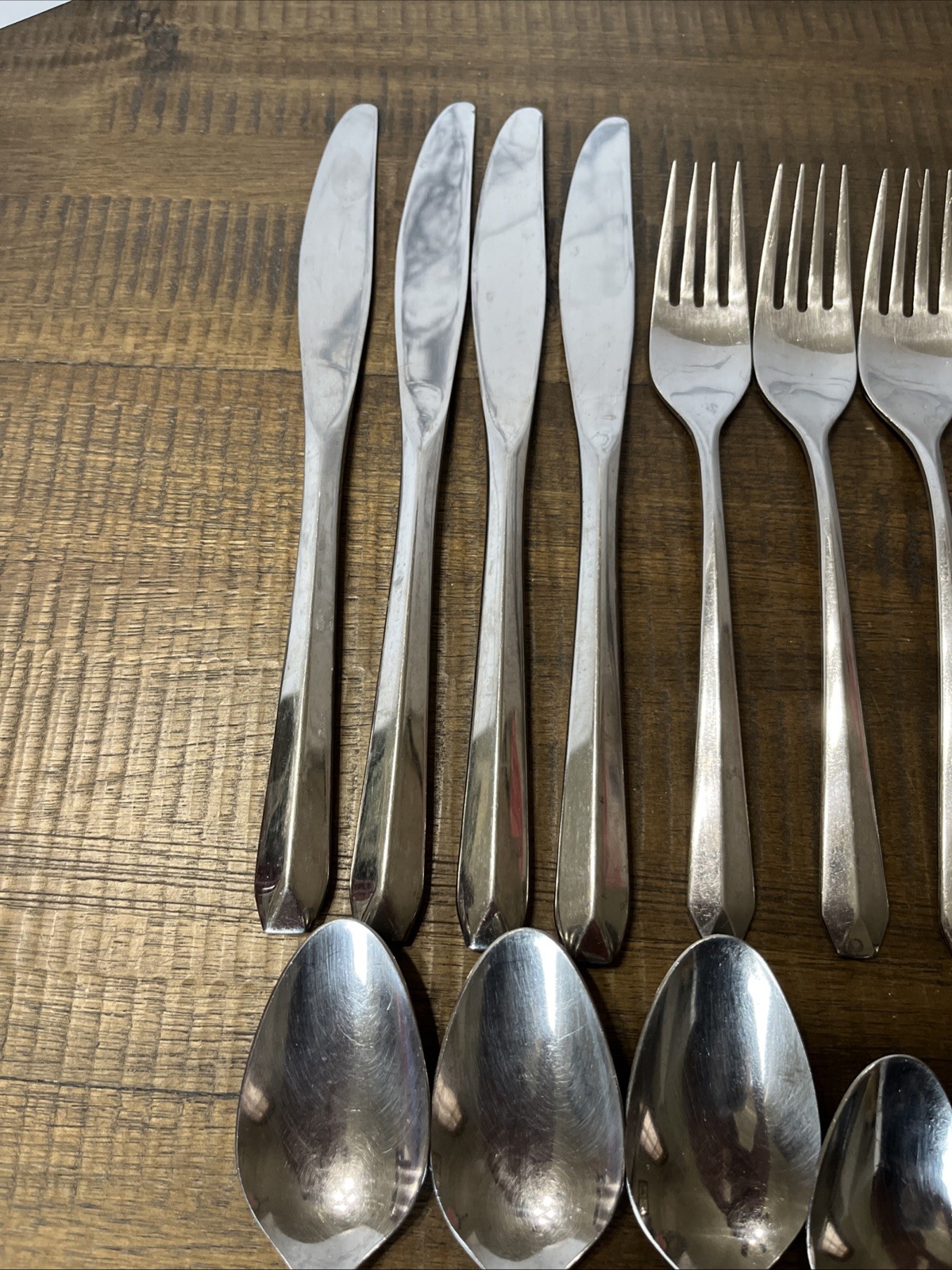 17 pc set Imperial International Status stainless flatware silverware