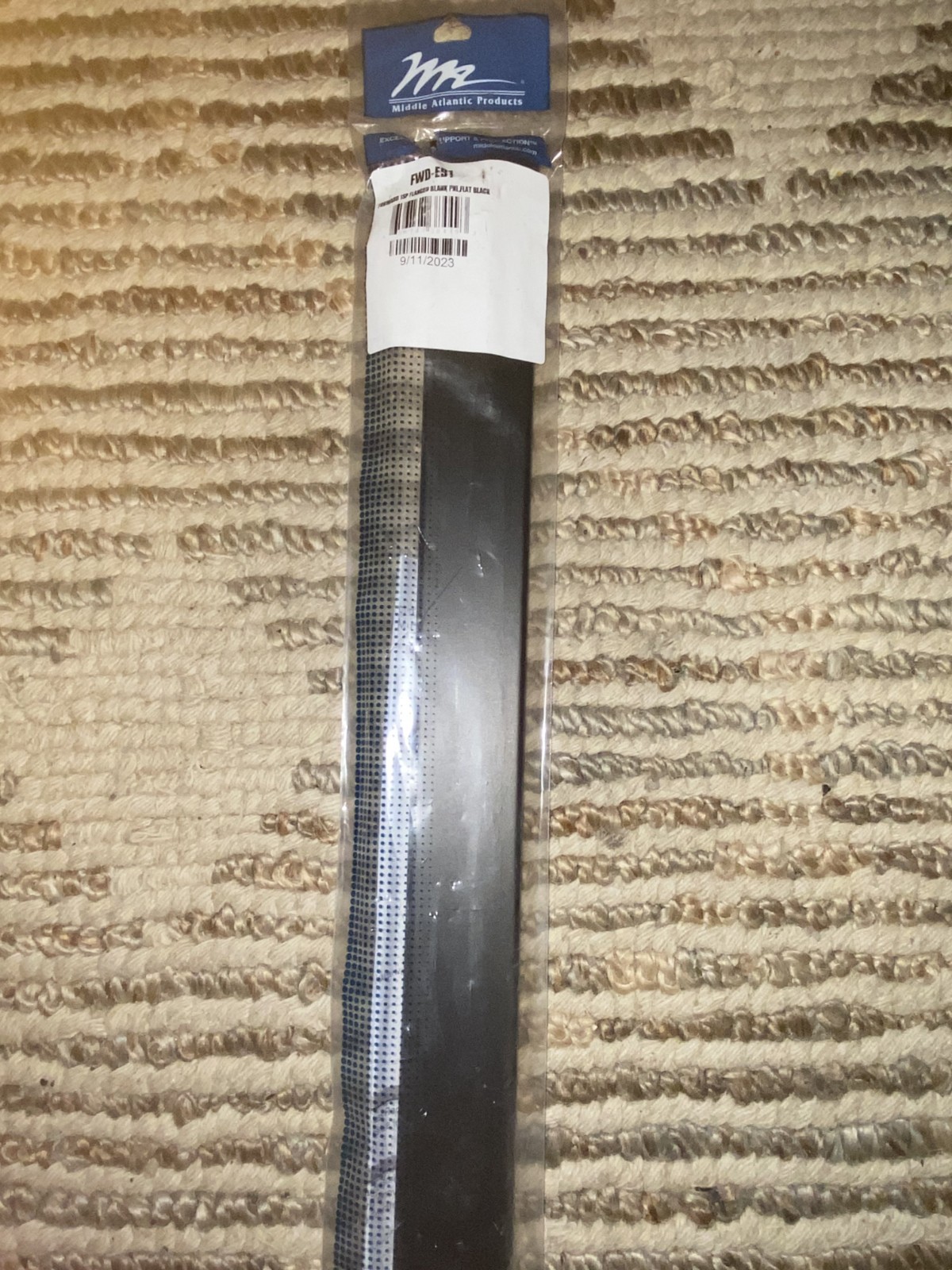 Middle Atlantic FWD-EB1 – 1U Tool-Less Rack Blank Panel – Forward Snap-In – NEW