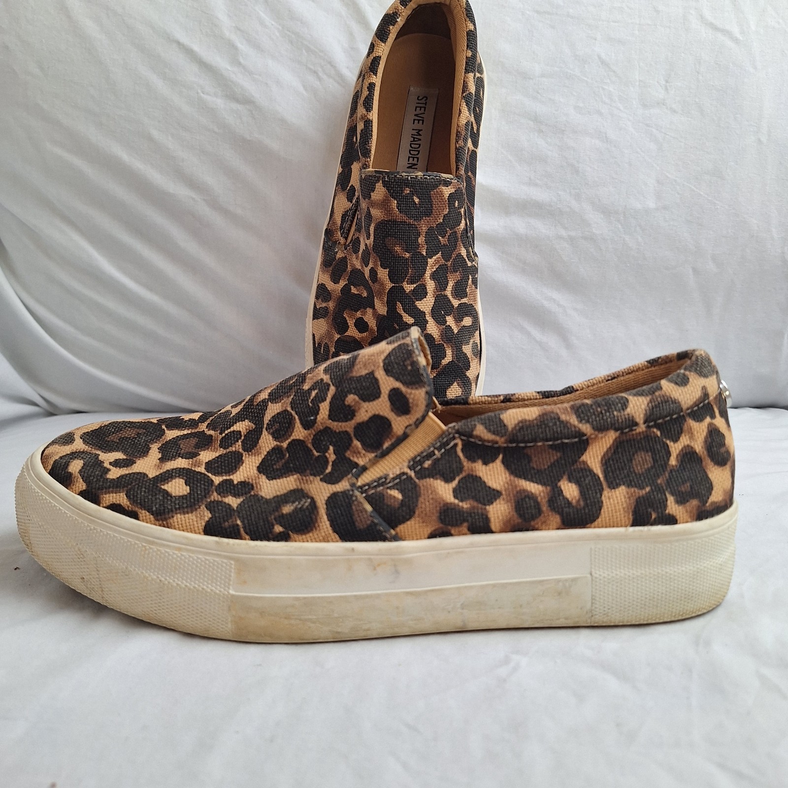 Steve Madden Womens Canvas Upper Leopard Pattern Size 8.5 Slip-on Animal Print