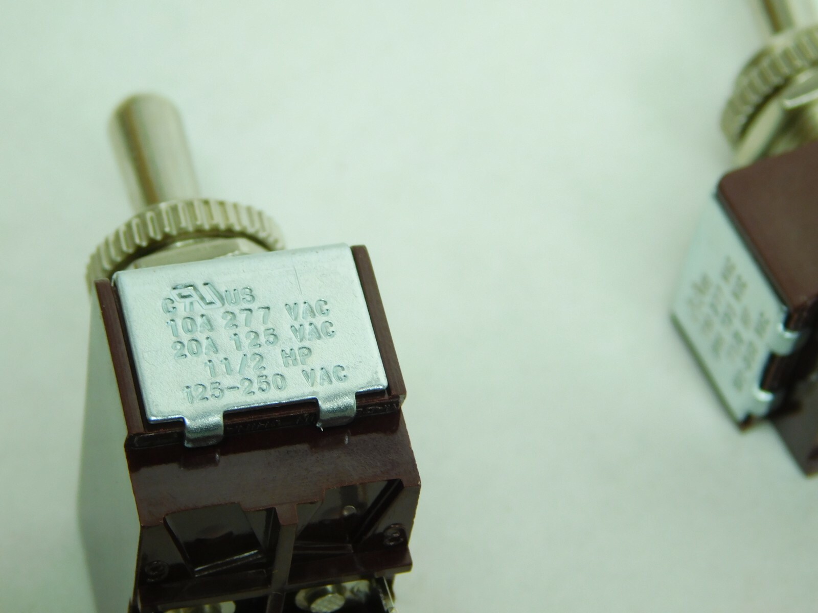 2 PACK Eaton XTD3F1A2 0720 General Purpose Toggle Switch, On-None-Off Action VN