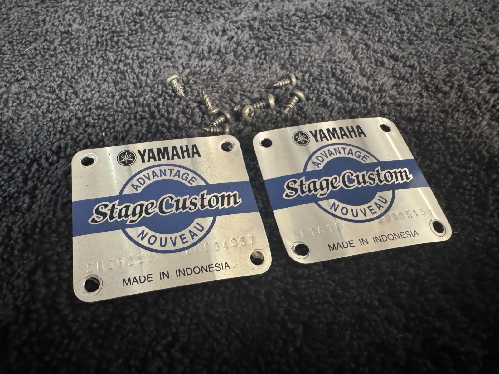 2 Yamaha Stage Custom Advantage Nouveau drum badges with screws. One pair.