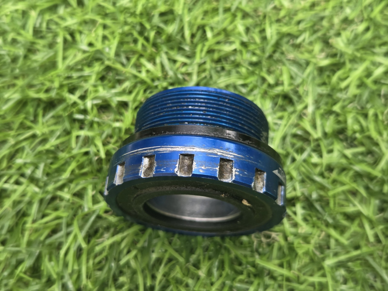 Hope Threaded Blue 83mm BB For 24mm (Shimano, Raceface) Spindle