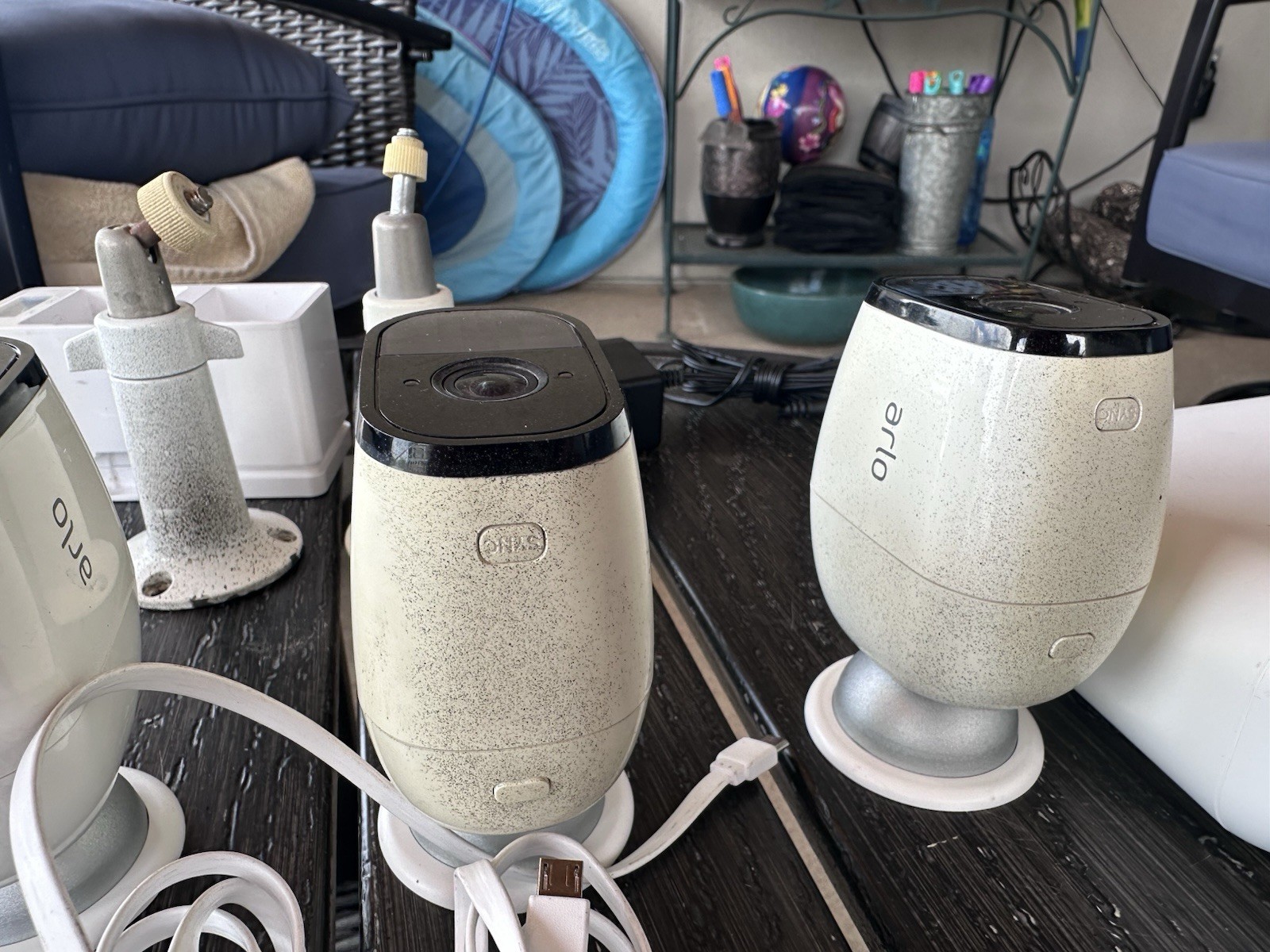Netgear Arlo Smb4000 Basestation, 5 Pro Cameras, 4 Batteries, Plus Accessories.