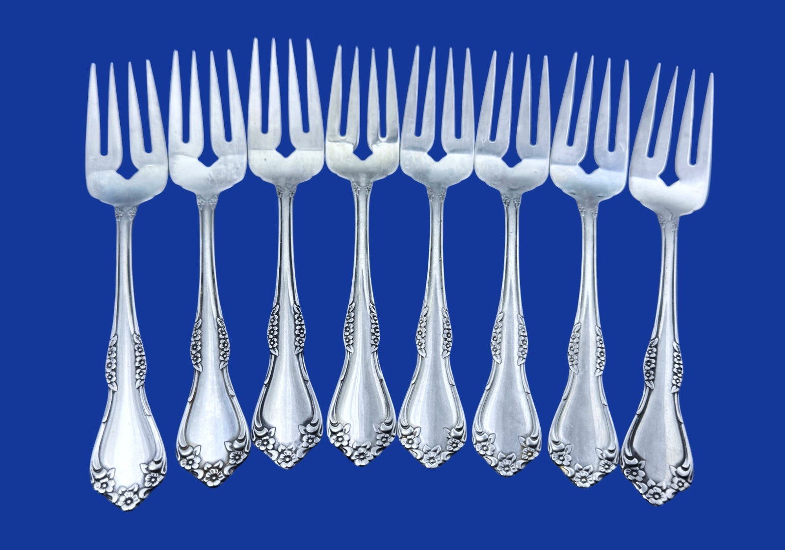 Oneida MANSFIELD Deluxe Glossy Stainless Flatware -- Set of 8 Salad Forks 6 1/4"