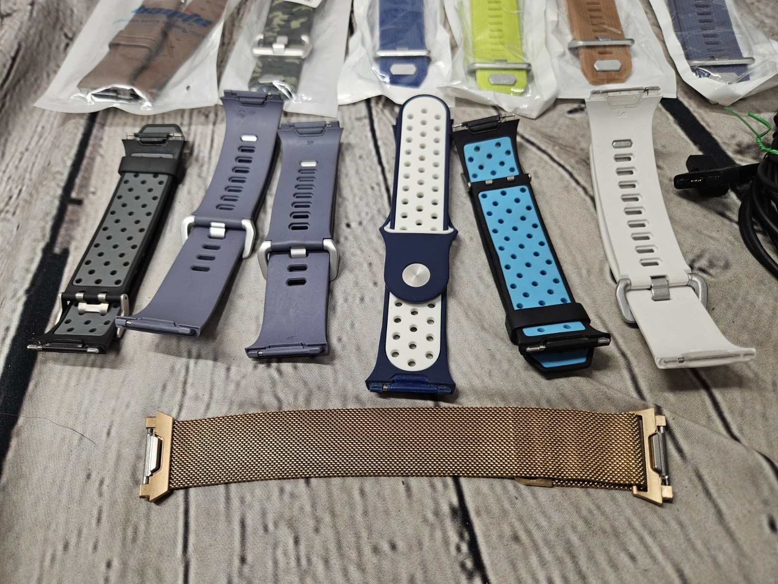 fitbit ionic Watch Band And Charger Bundle