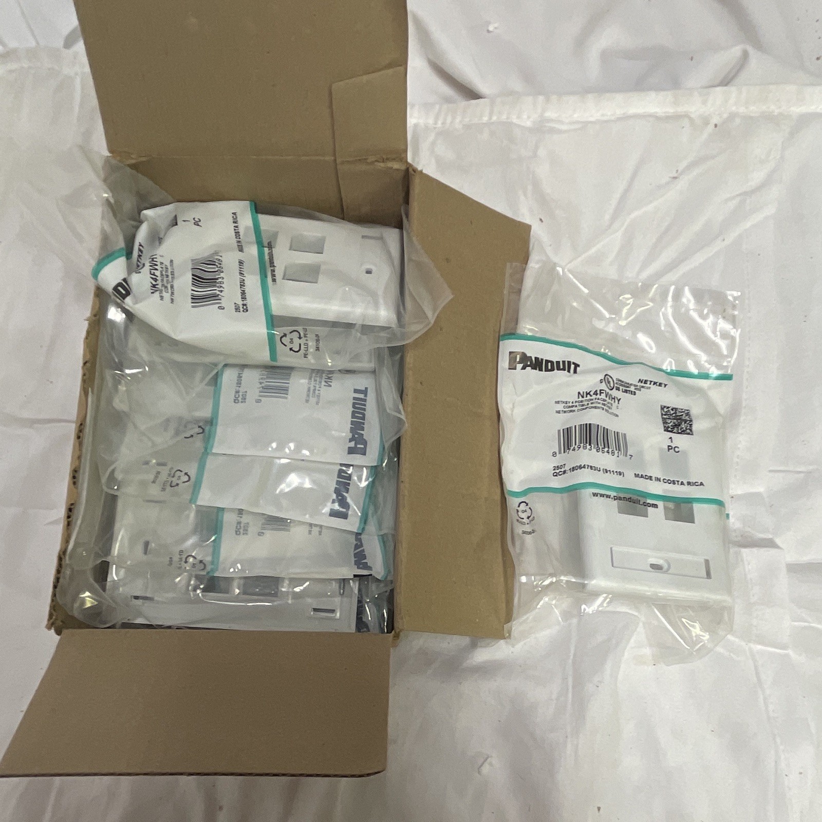 10 Panduit NetKey NK4FWHY 4-Port Wall Plate Faceplate White, NetKey to NetKey