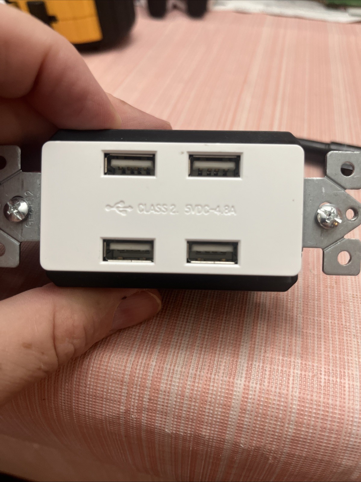 GE USB Outlet Adapter 4 USB Ports. Class 2 5VDC. 4.8A