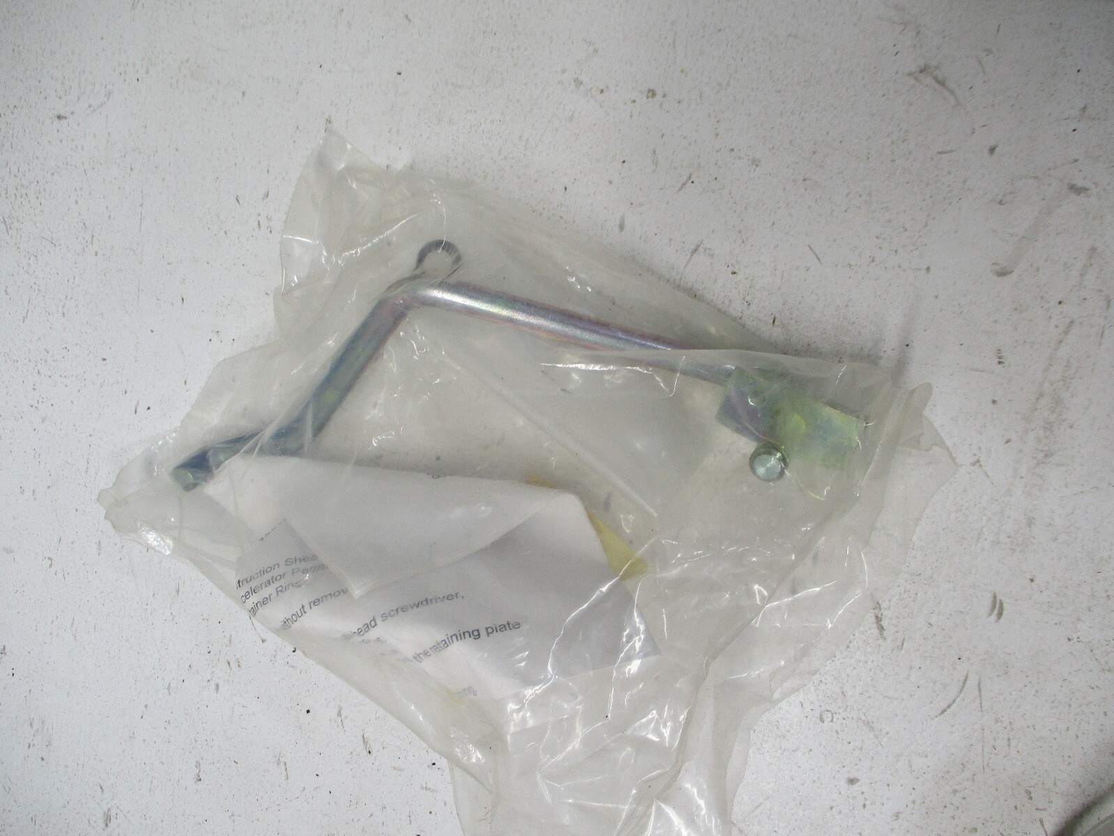 8900060R91 INTERNATIONAL ROD  GENUINE INTERNATIONAL 8900060R91