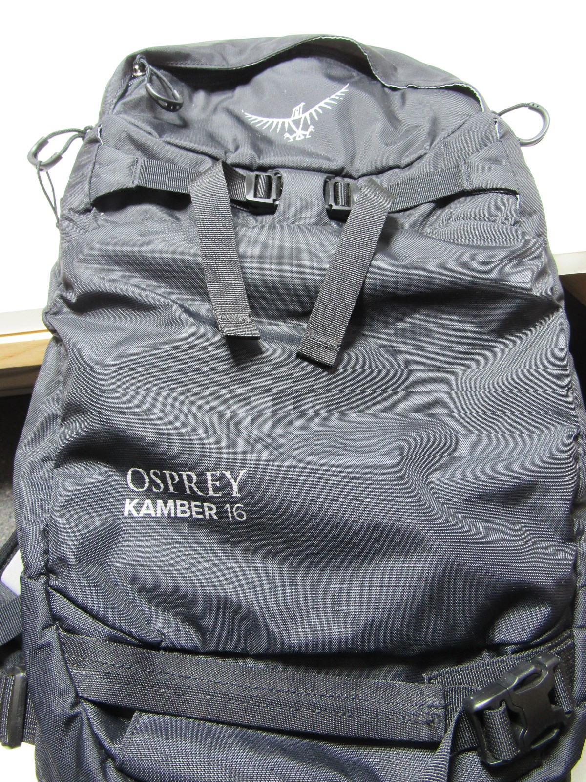 Osprey Kamber 16 Ski Snowboard Daypack Black or charcoal color