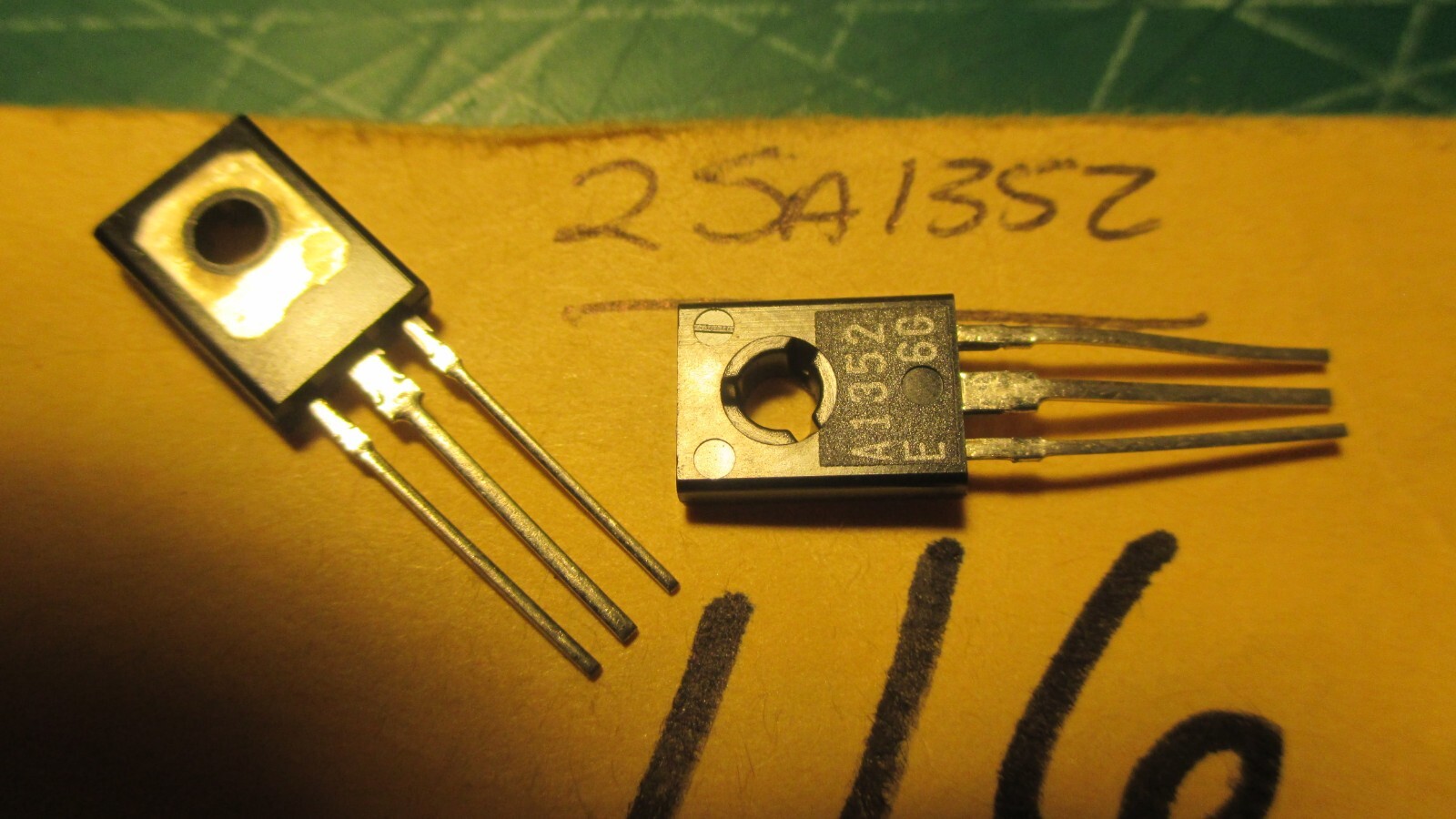 2SA1352 Electronic Transistors  2 pieces included