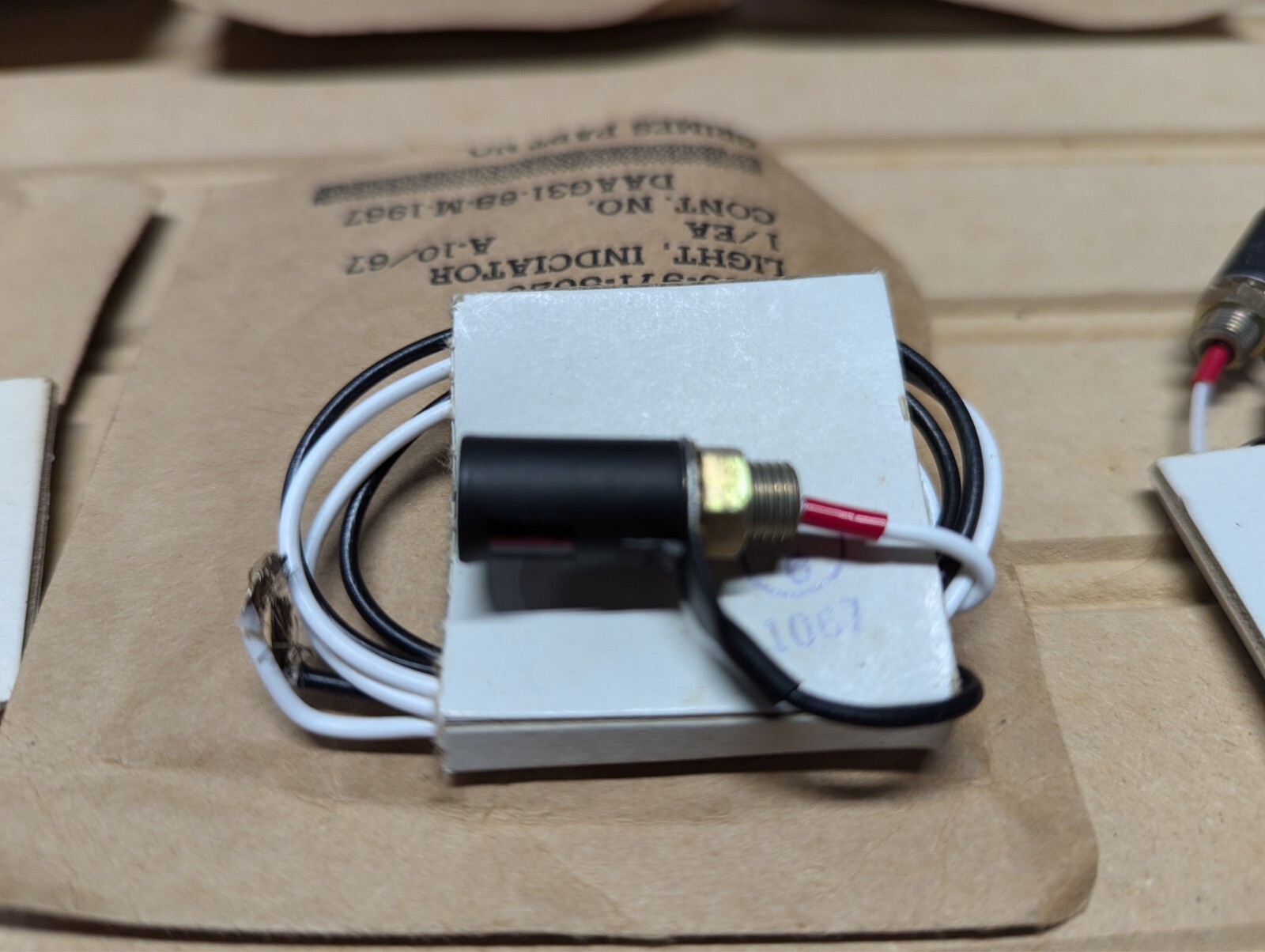 Grimes Aircraft Indicator Light 6210-971-5629 part no. 10090-1.