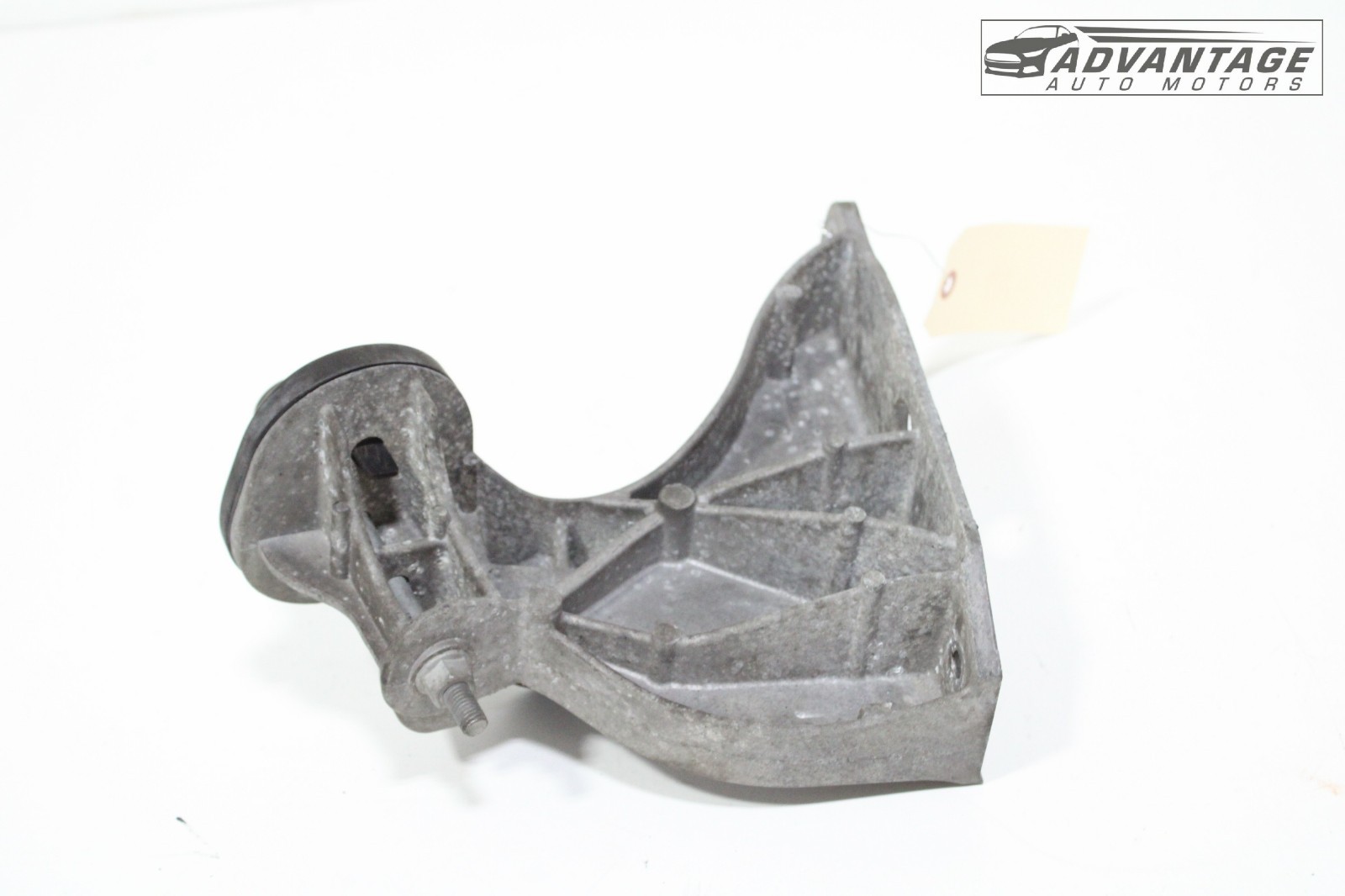 2018-2024 FREIGHTLINER CASCADIA 126 FRONT RIGHT SIDE HOOD SUPPORT BRACKET OEM