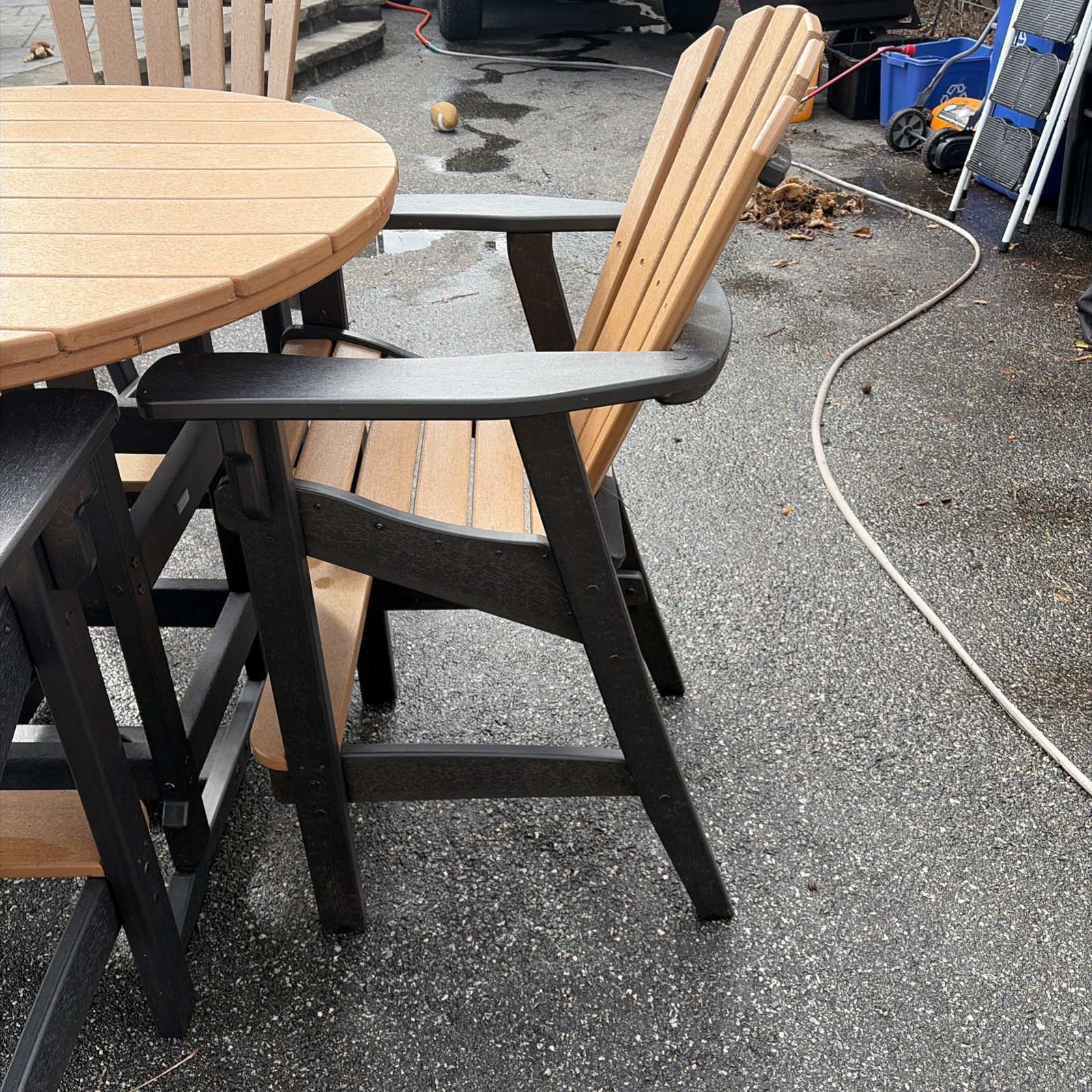 Breezes Counter Height Outdoor Table And 4 Chairs
