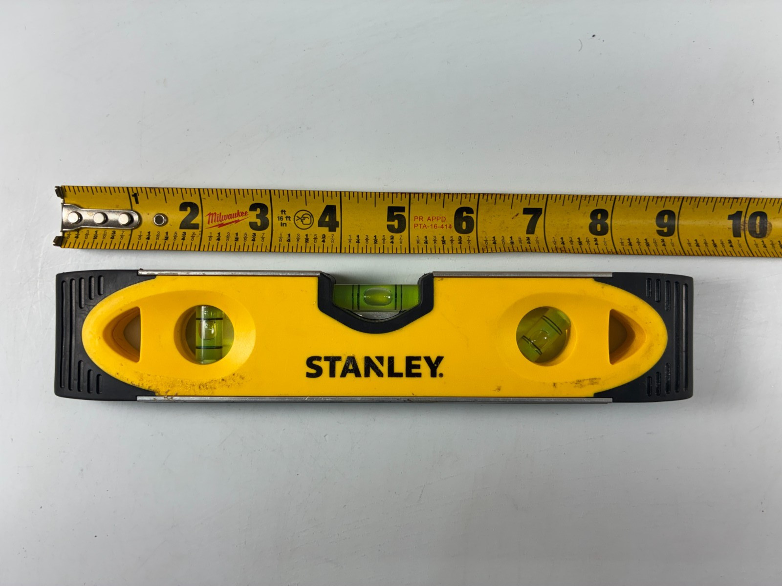 Torpedo Level 9-Inch Magnetic Heavy Duty Shock/Water Resistant 3-Vial Stanley