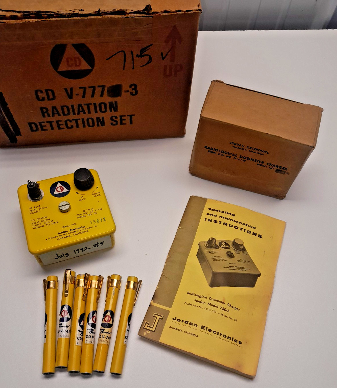 NOS - CD V-750 Radiological Charger, 6 CD V-742 Personal Dosimeters & Manual