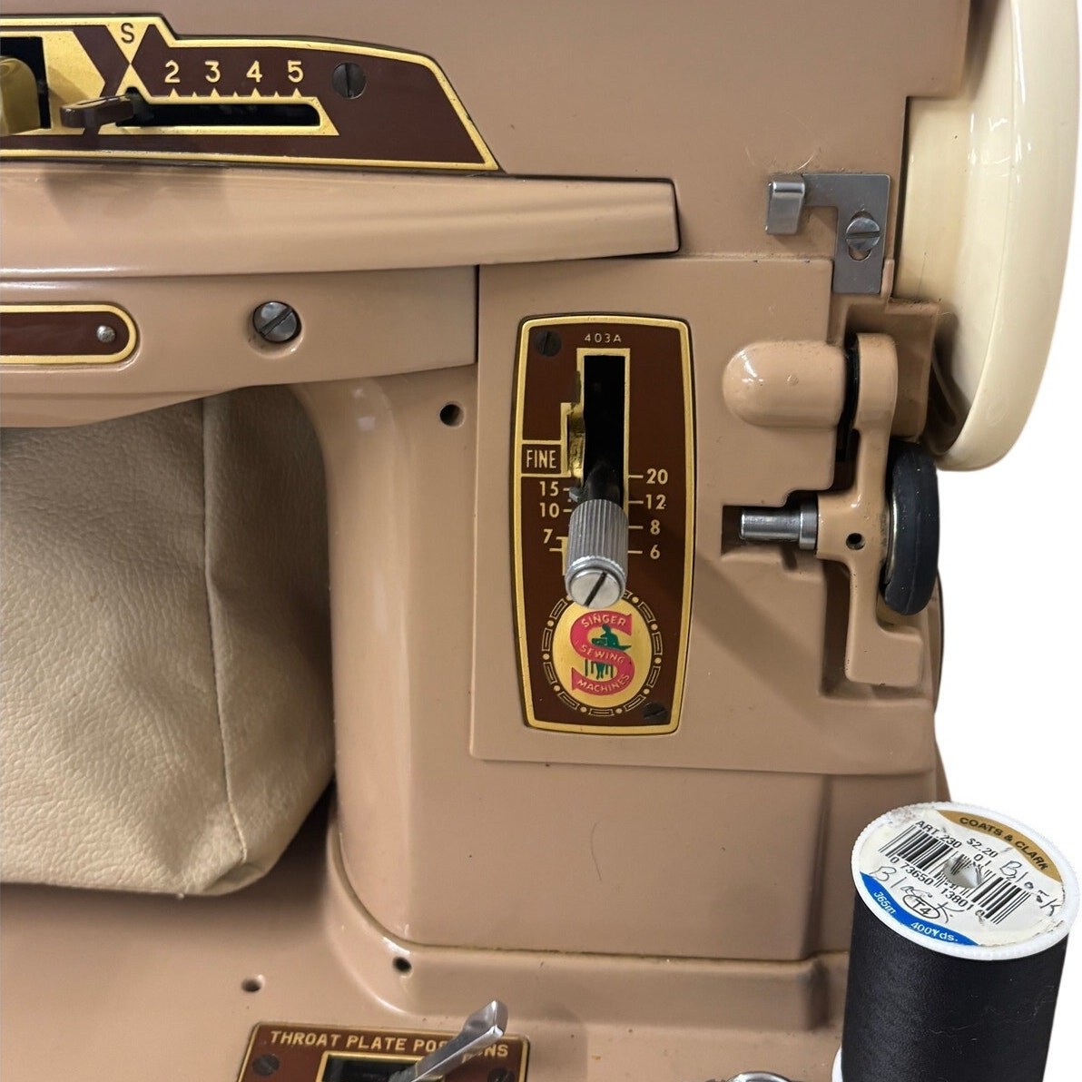 Singer 403A Vintage Sewing Machine w Case