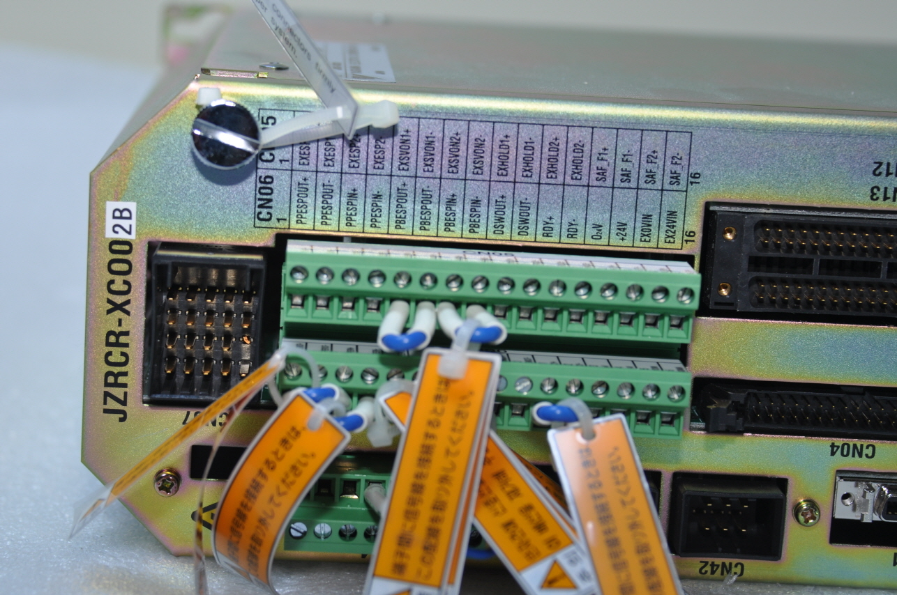 YASKAWA JZRCR-XC002B ROBOT CONTROLLER