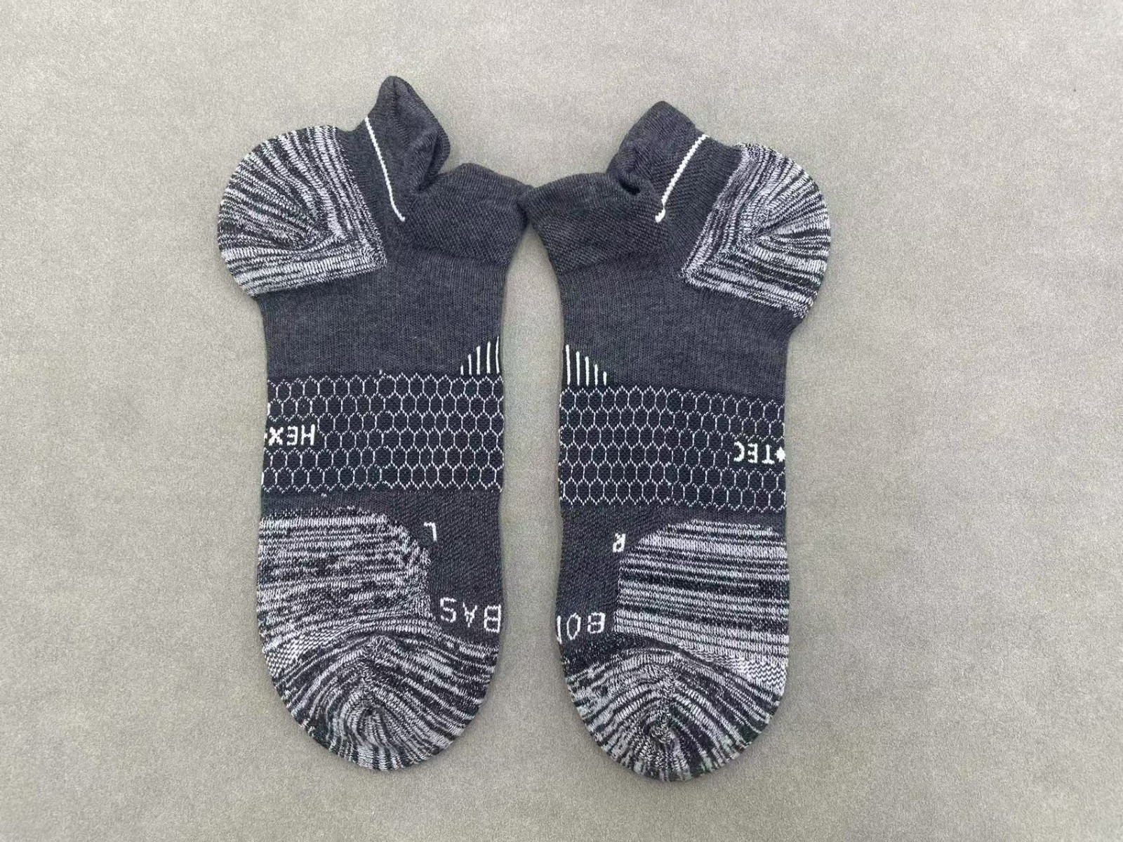 4 pairs BOMBAS Men's All-Purpose Performance Ankle socks Size Large 9-13 Grey