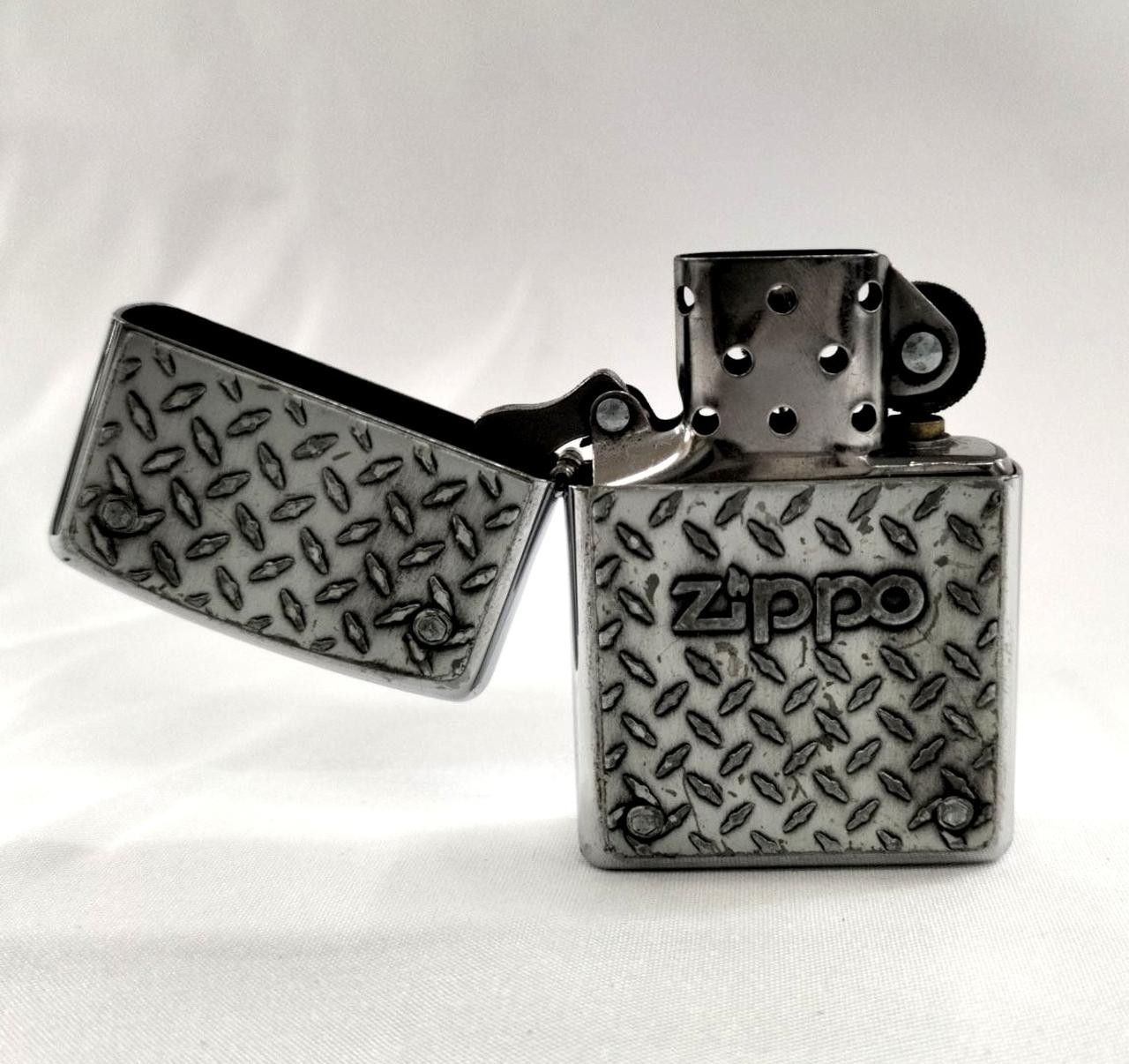 Zippo Diamond Plate Oil Lighter
