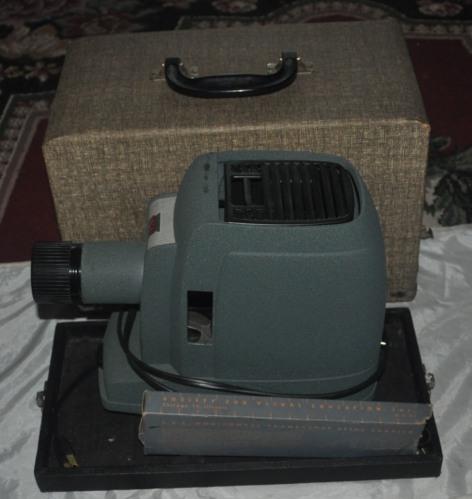 vintage antique SVE Skyline slide projector with Case