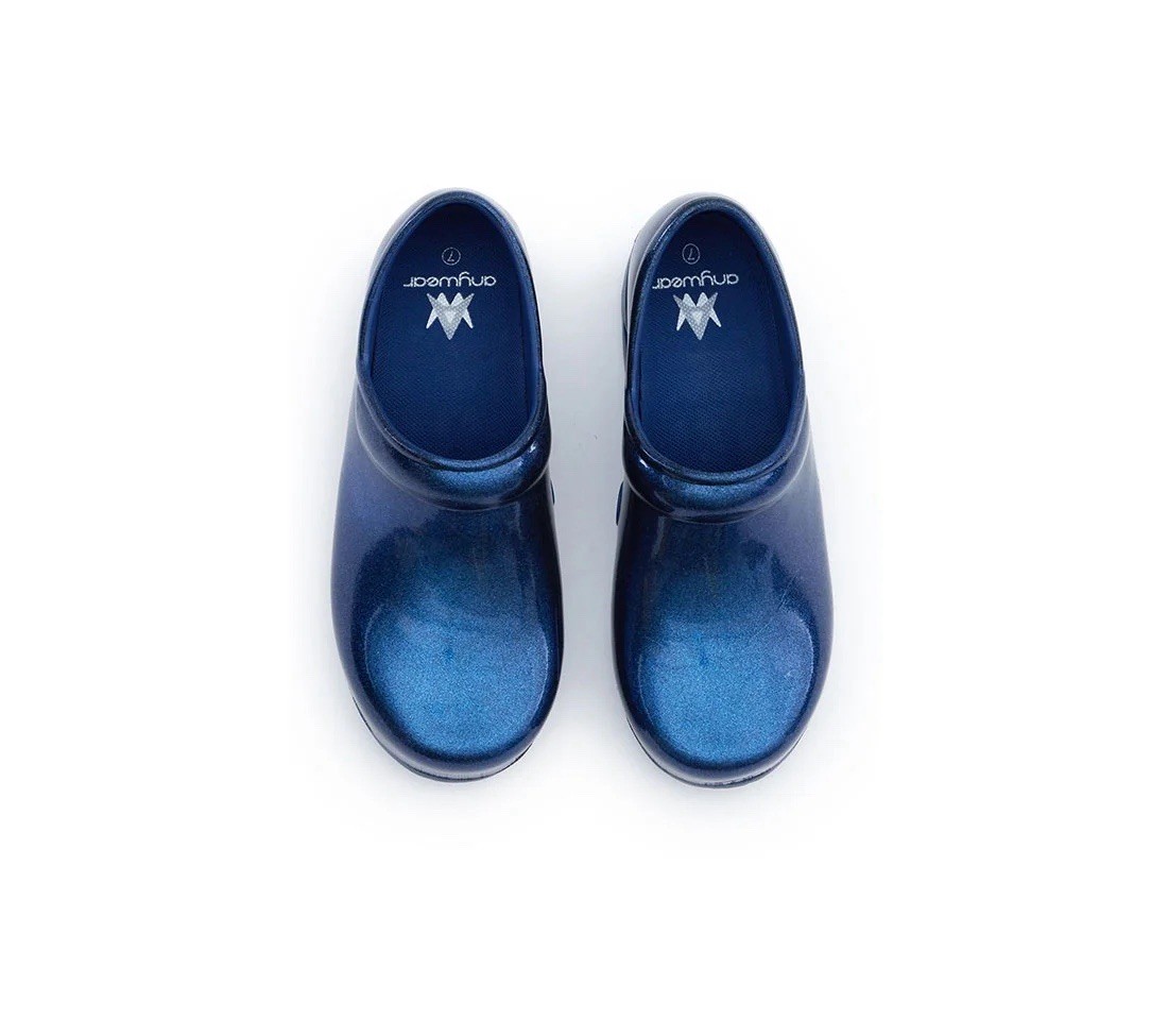 Anywear hearts Anti Slip Closed Back EVA Nursing Clogs Shoes - Size 6 women's