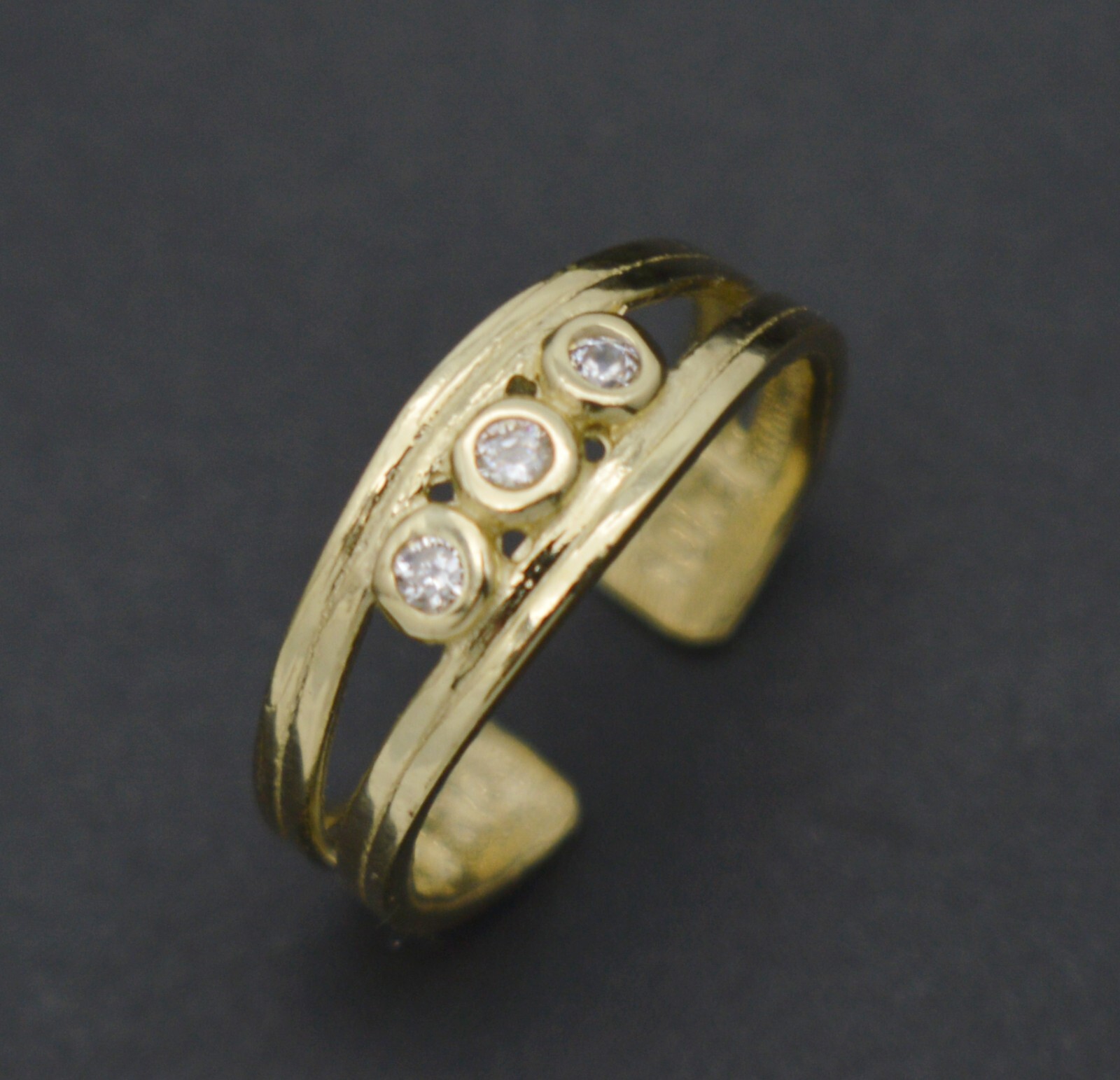 10K Real Yellow Gold adjustable Heart Toe 3stone Ring 5.3 mm