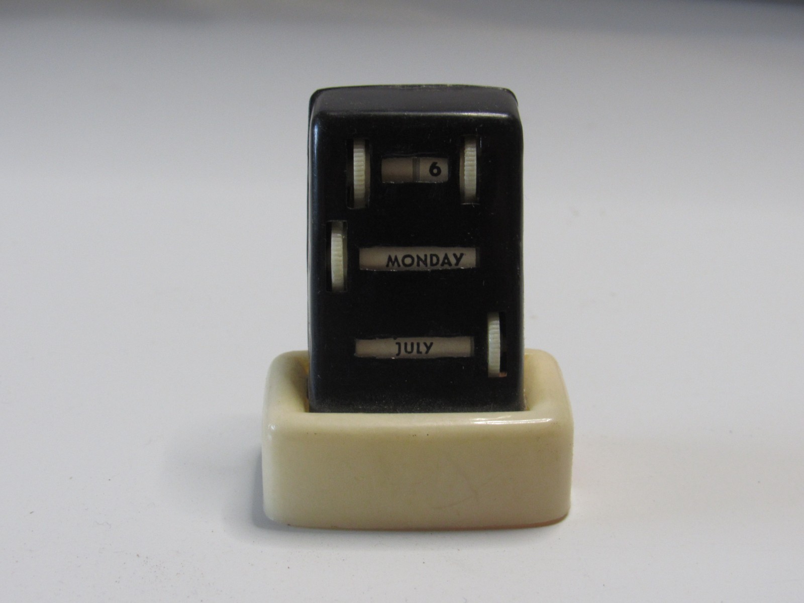 VTG Plastic Desk Calendar and Pencil Sharpener