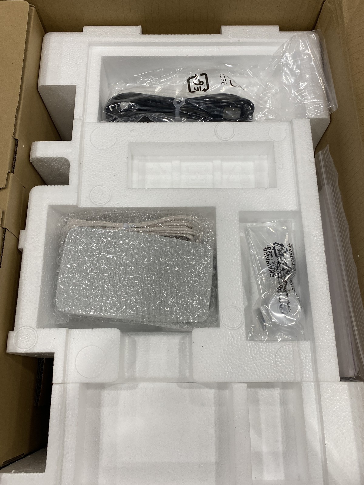 Brother SE200 Computerized Sewing Machine and Embroidery Machine
