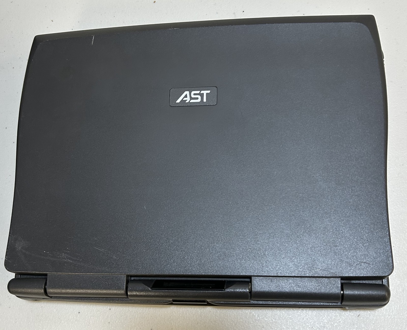 AST Ascentia J Series Laptop untested(see pics)