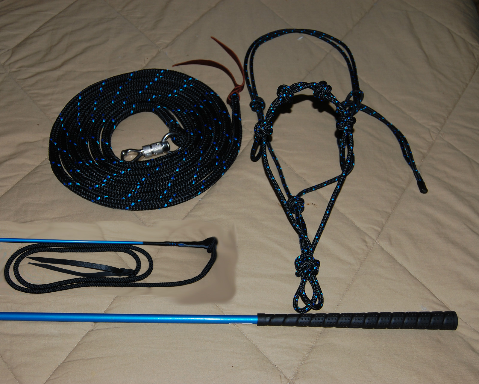 SOFT OR STIFF HALTER, 14' LEAD ROPE, HANDY CARROT STICK FITS PARELLI TRAINING