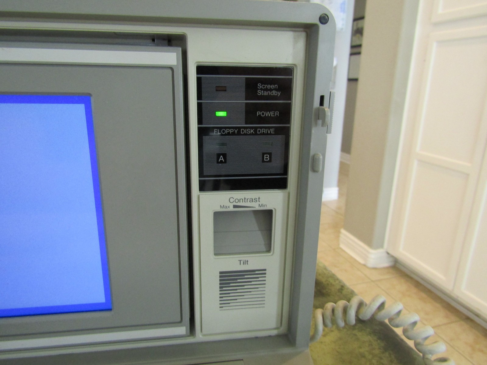 Vintage Scarce "A" Version Sharp PC-7000A Portable Luggable Personal Computer