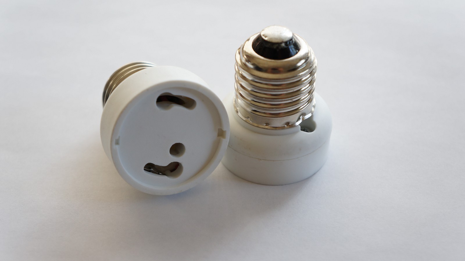 (5pcs) E26 MediumEdison Screw to GU24 Bin-Pin Base Socket Adapter Converter