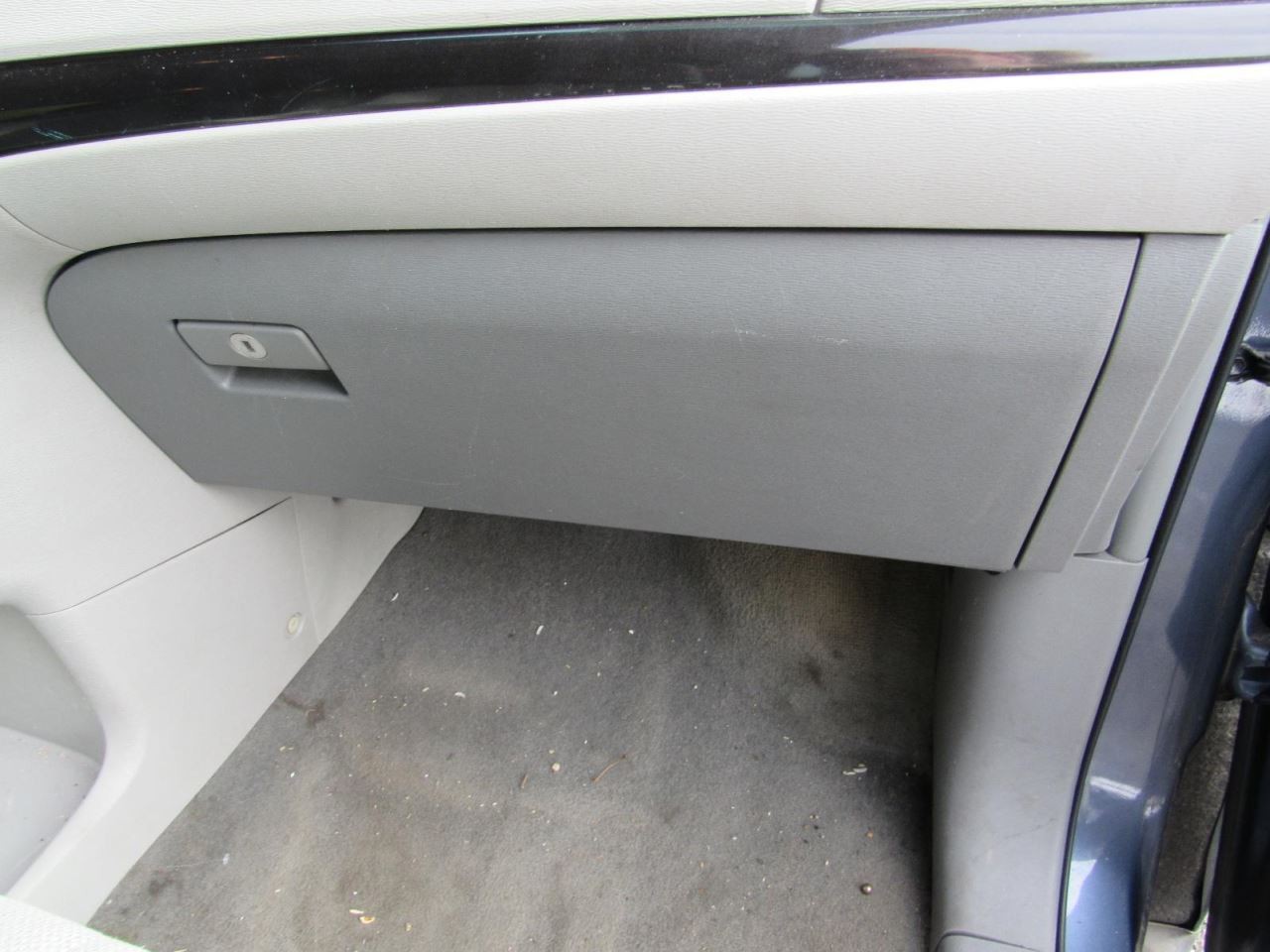 SIENNA    2014 Glove Box 1022411
