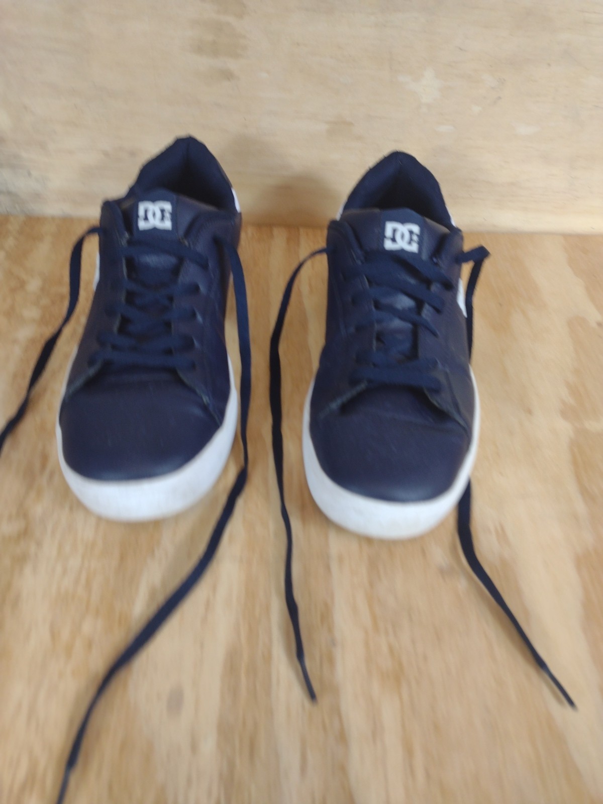 DC Gaveler Low Skate Shoes Mens 10.5 Navy Blue & White