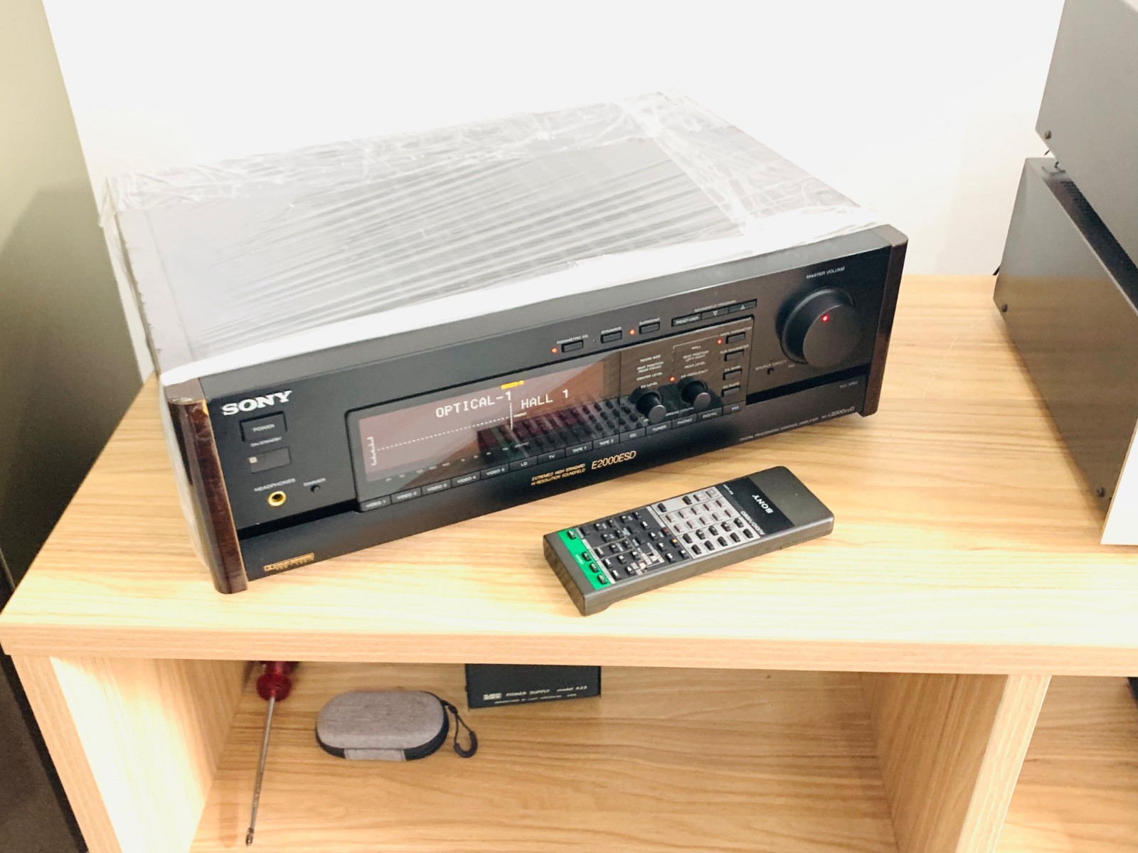 Sony ES TA-E2000ESD Digital Equalizer Sound Processor Pre Amplifier & Remote