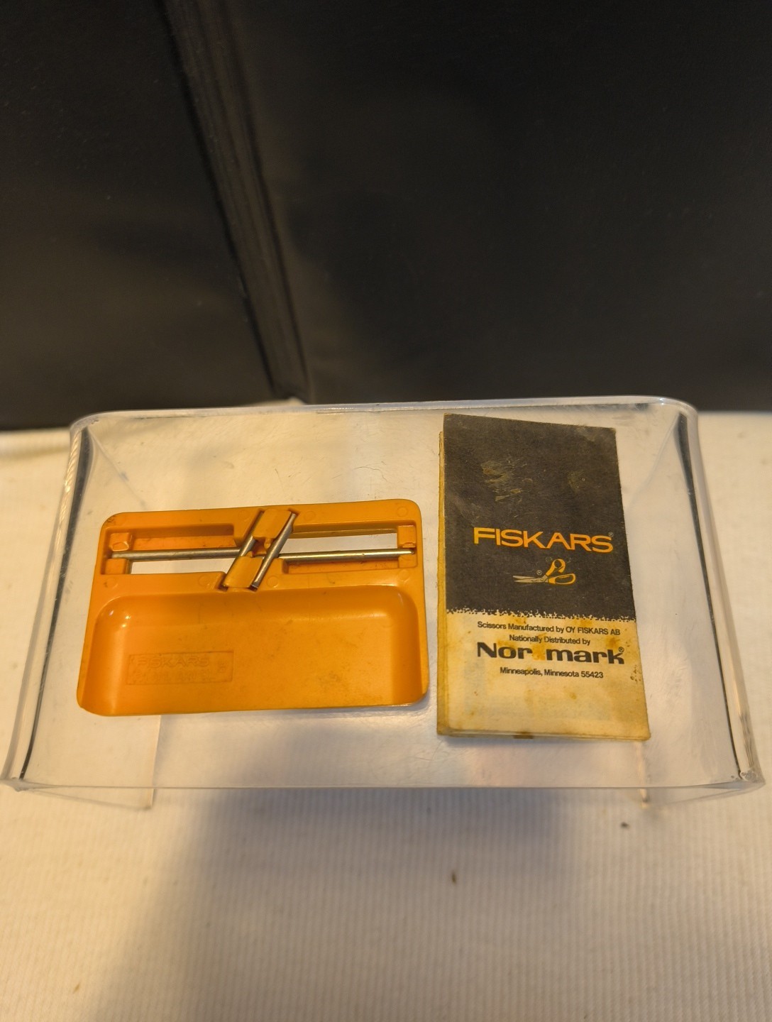 Vintage Fiskars Scissors Sharpener ScissorSaver Cutting System 7" 8" 9" Scissors