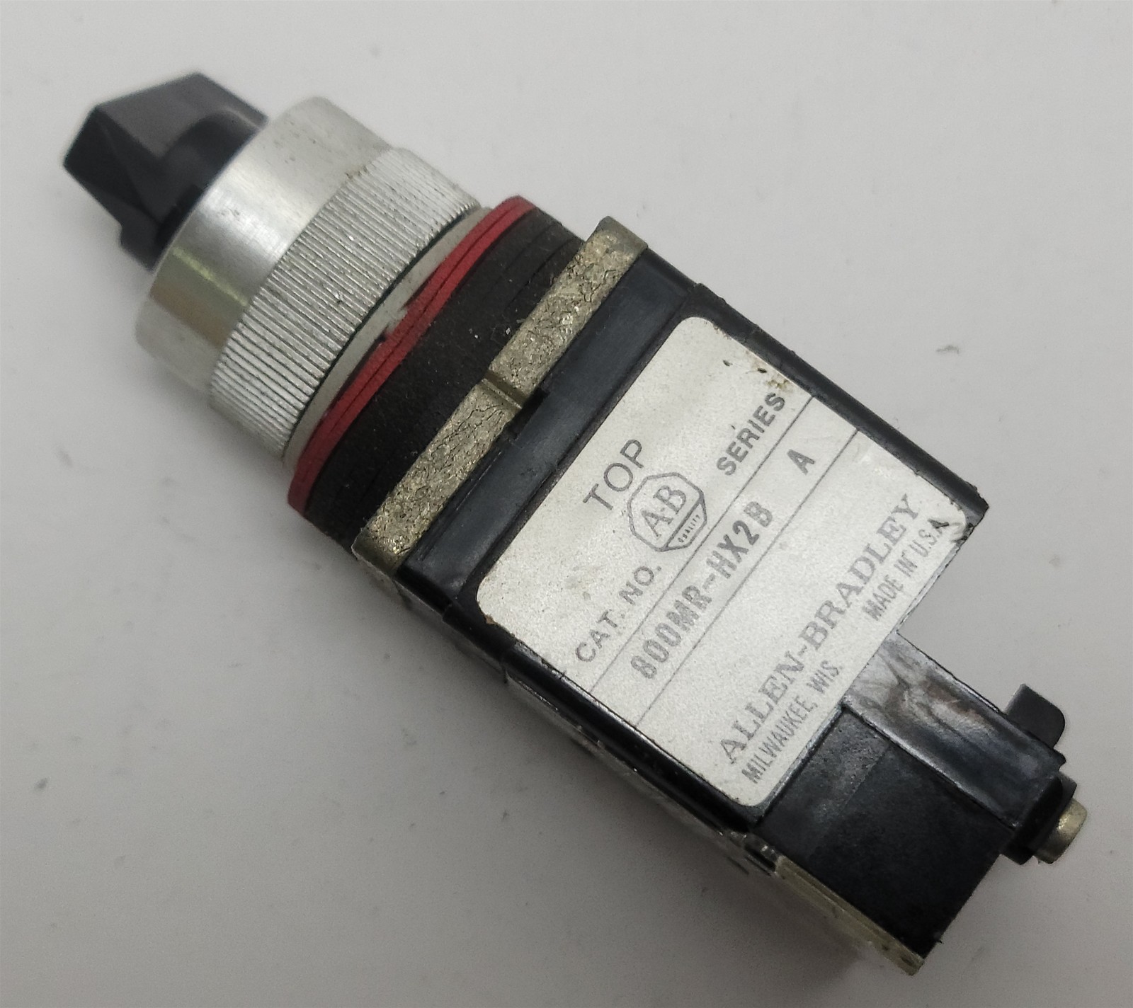 Allen Bradley 800MR-HX2B Selector Switch - 2 Pos. Maintained w/ 800M-XA Contact