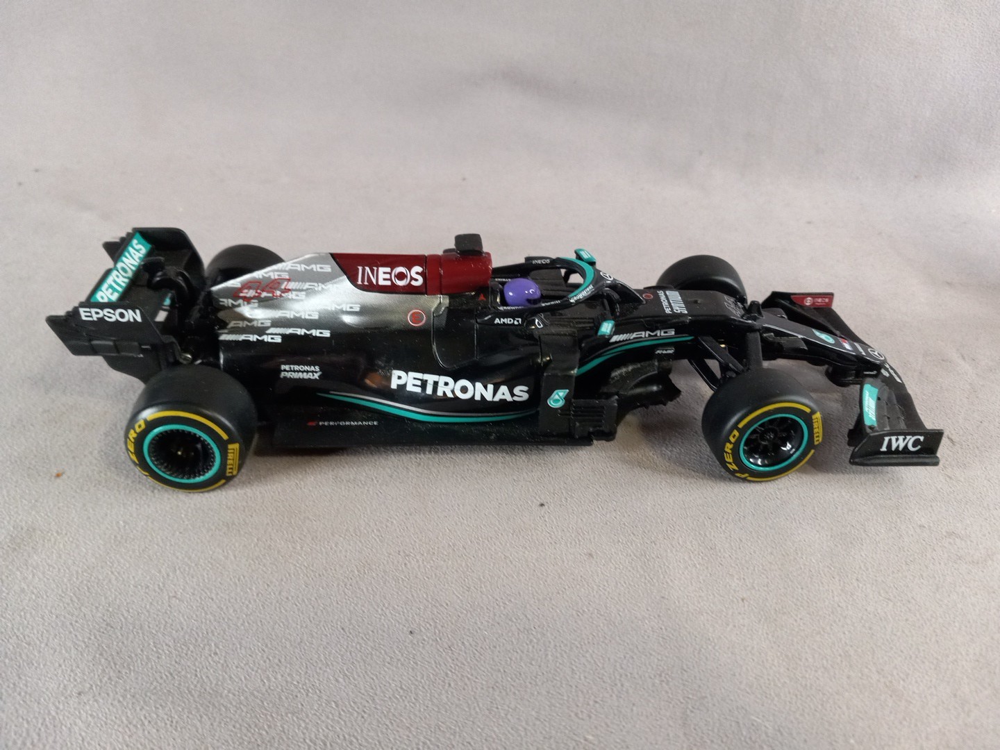 Mercedes Benz AMG F1 W12 E Performance Lewis Hamilton #44 Black 1:24 RC Maisto