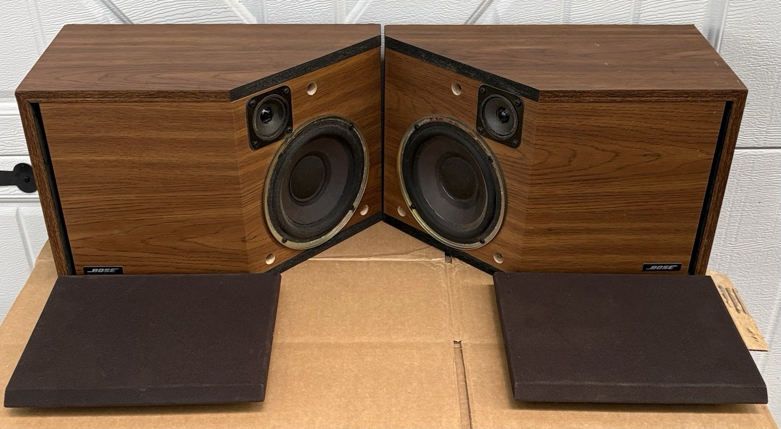 Bose 2.2 Bookshelf Walnut Passive Speakers 8 ohms Matching Pair